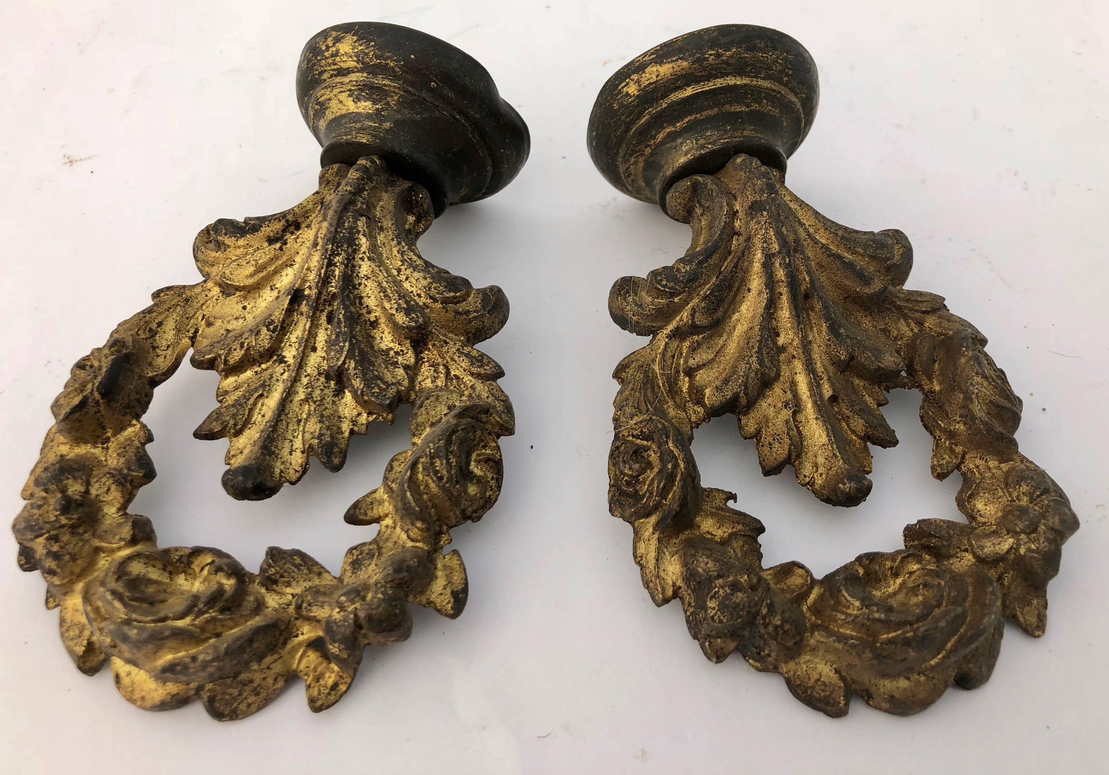 10 French Antique Brass Curtain Rod Ends and Tie Backs in Rose and Lace Designs For Sale 4