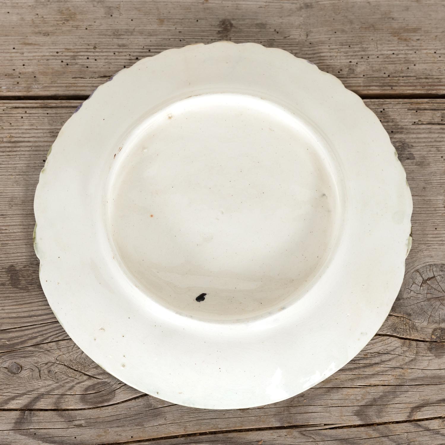  10 französische Orchies-Majolika-Spargel- und Artichoke-Teller mit Platte  (Keramik) im Angebot