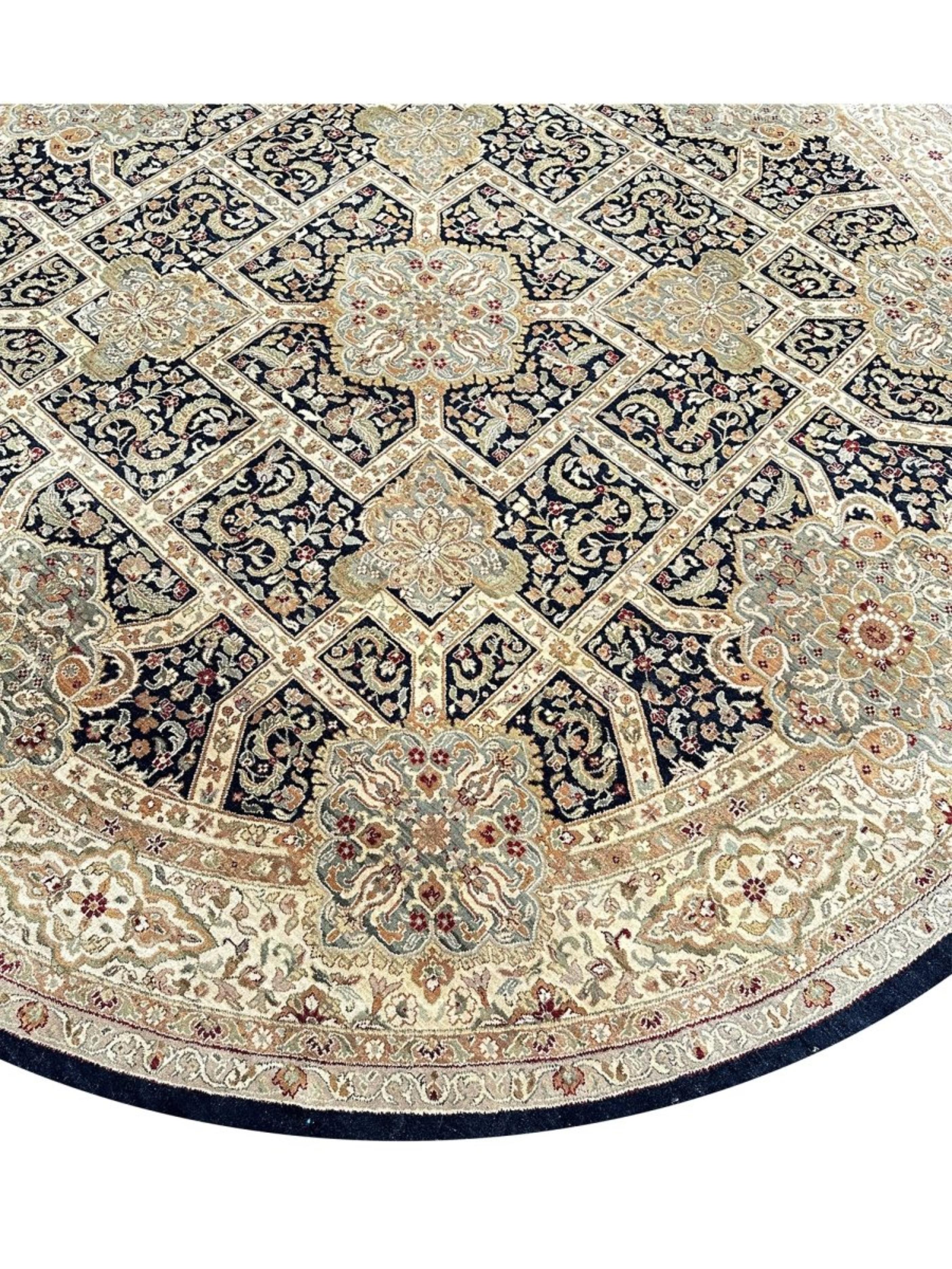 10' Hand Knotted Round Design Area Rug In condizioni Nuovo in vendita a Dallas, TX