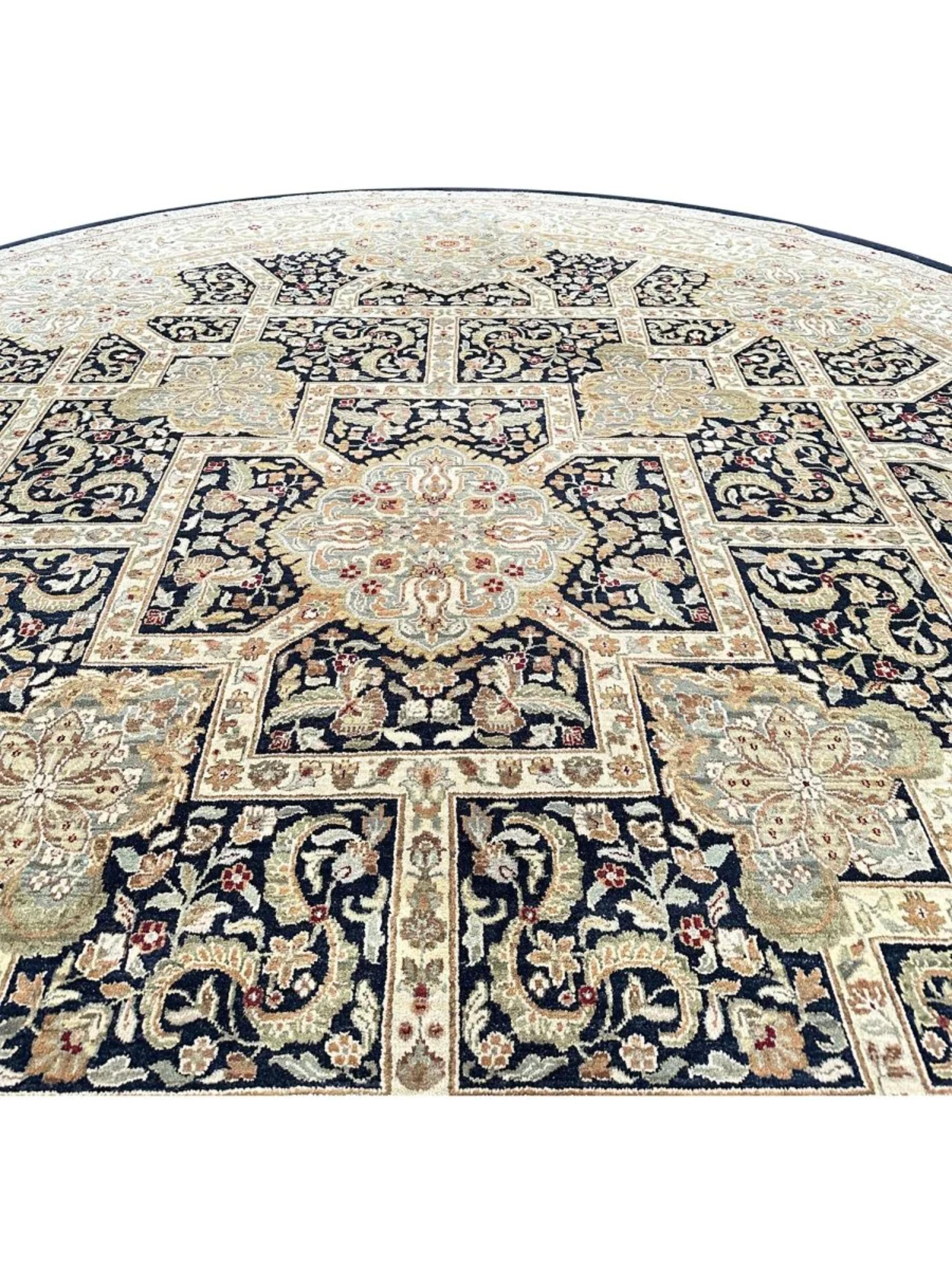 XXI secolo e contemporaneo 10' Hand Knotted Round Design Area Rug in vendita