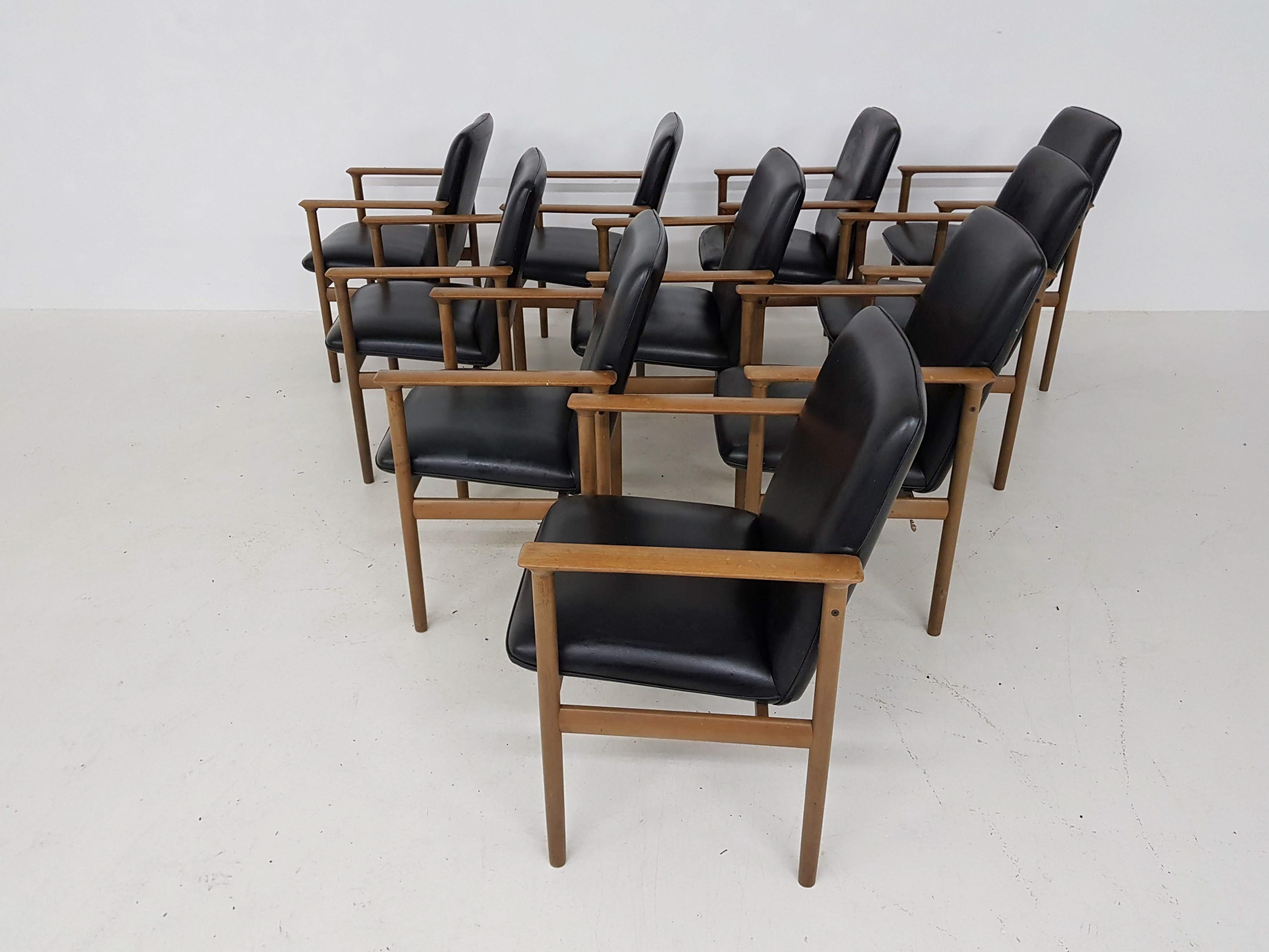 Wooden dining chairs with black vinyl upholstery from Dutch origin. Some have some small traces of use in the vinyl upholstery. We can have them re-upholstered, ask us about the possibilities

We have 1 chair available!

Measures: Height: 90 cm;