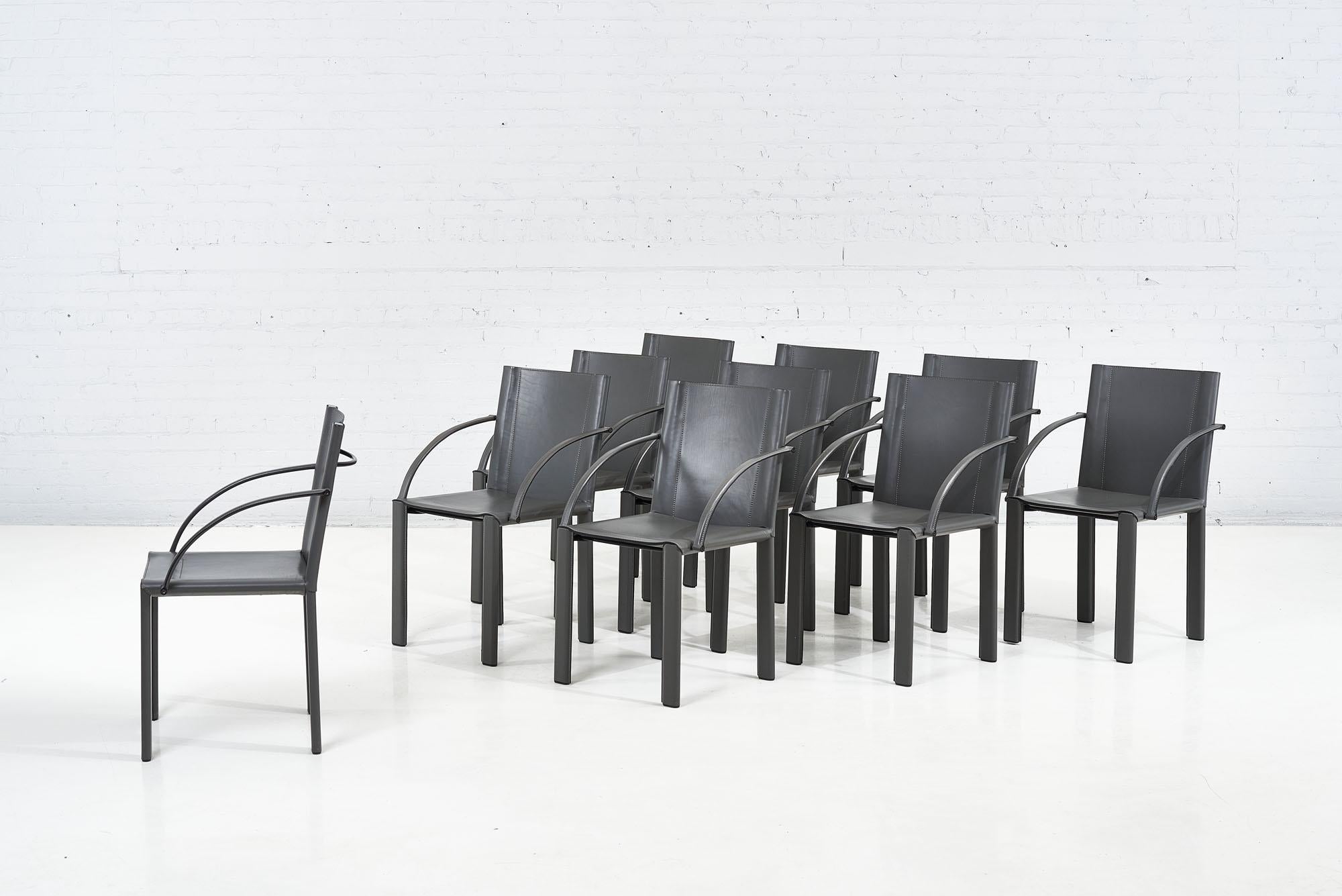 Mid-Century Modern 10 chaises de salle à manger italiennes Matteo Grassi en cuir par Carlo Bartoli, 1970	 en vente