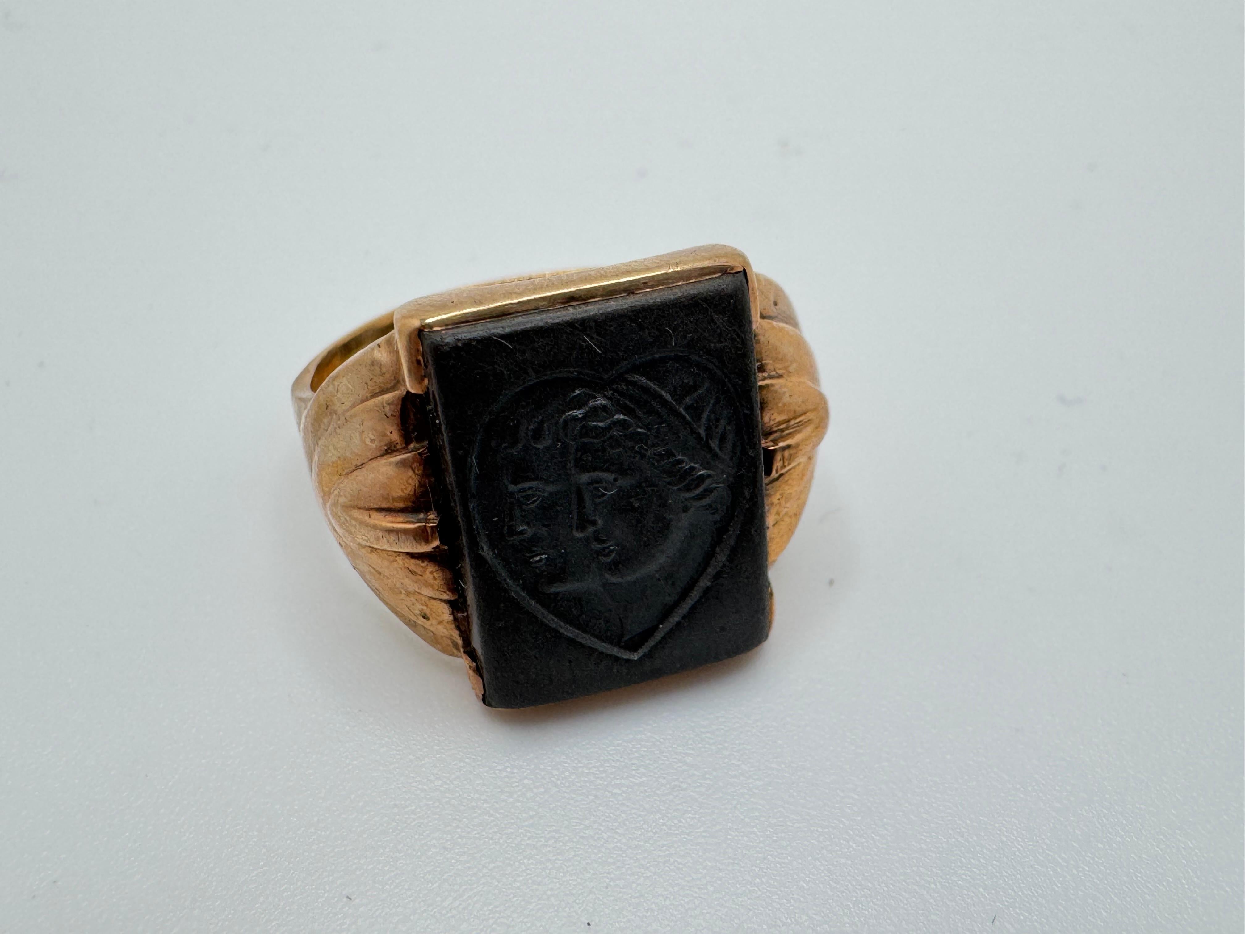 Anillo Art Decó de hematites calcográfica de 10 quilates, circa años 30 en venta 5