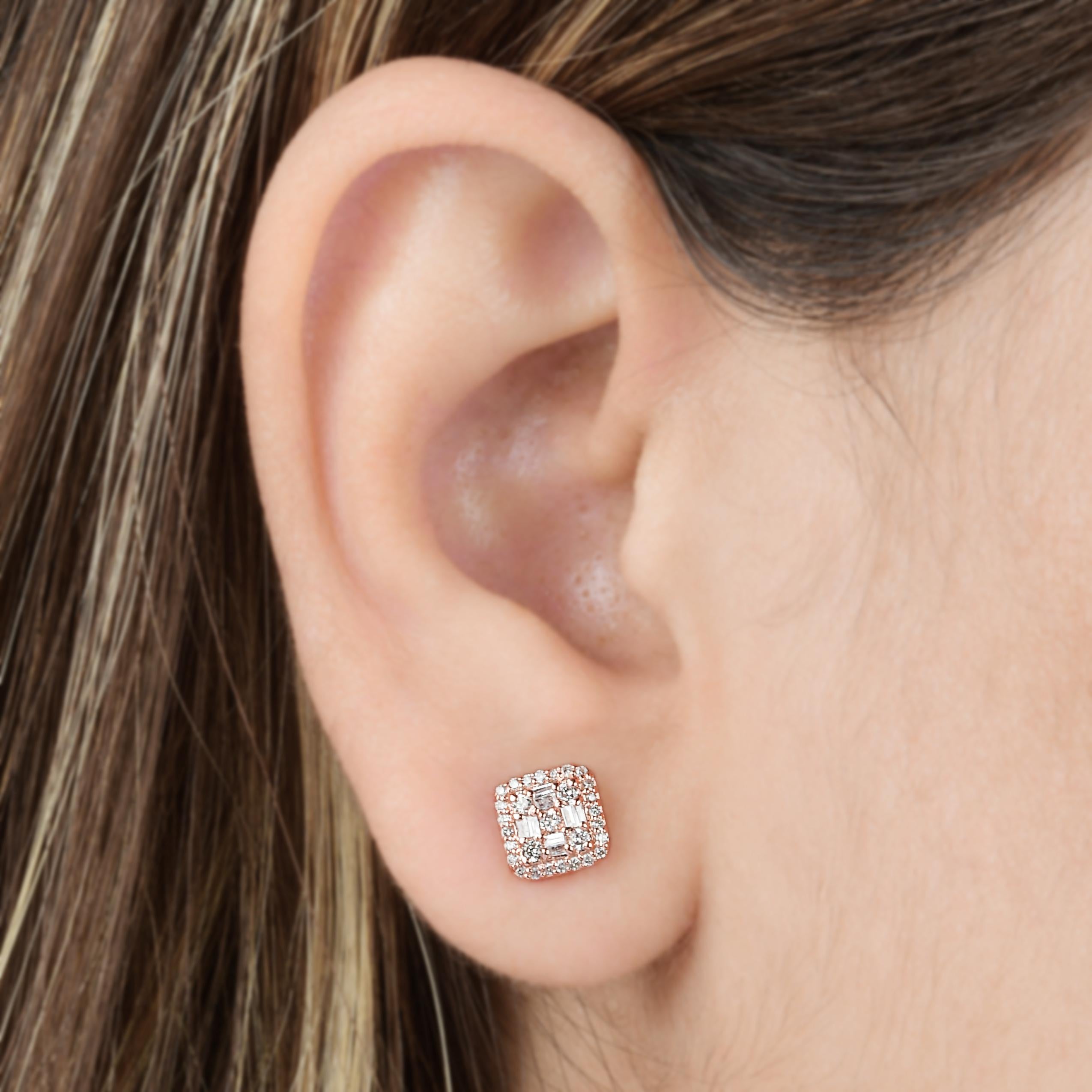 Taille baguette Clous d'oreilles en or rose 10 carats avec diamants taille coussin de 0,35 carat de pureté si en vente