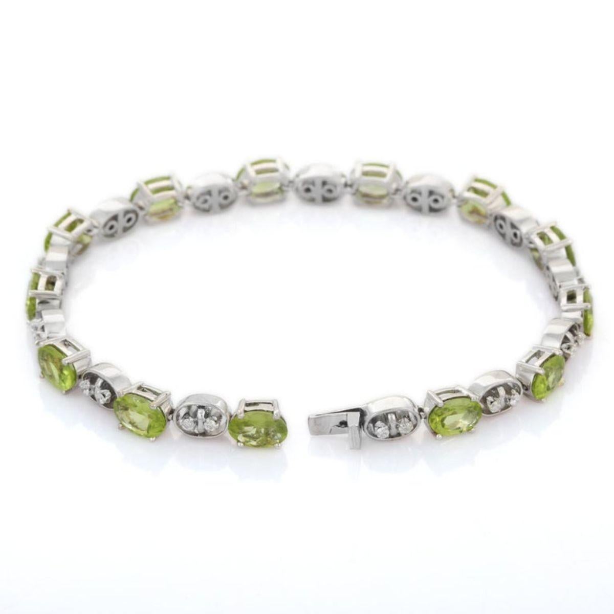 Modern 10 Karat Solid White Gold Genuine Oval Cut Peridot Diamond Tennis Bracelet For Sale