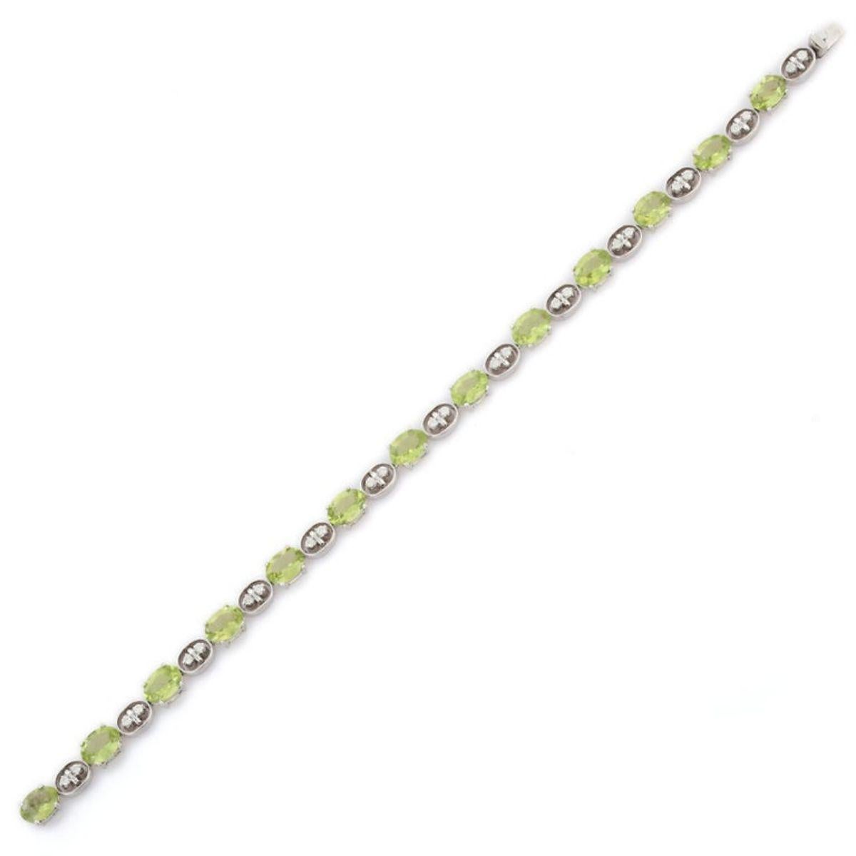 10 Karat Solid White Gold Genuine Oval Cut Peridot Diamond Tennis Bracelet In New Condition For Sale In New York, NY