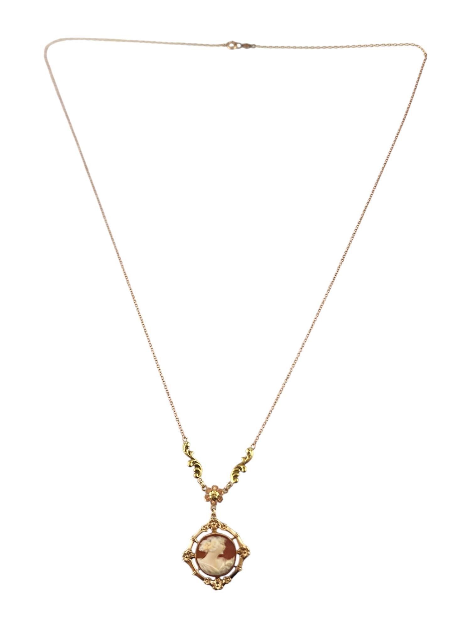 10 Karat Tri Gold Cameo Pendant Necklace

This beautiful cameo necklace is meticulously crafted form 10K yellow, rose and green gold and will look stunning on you!

Chain length: 22.5
