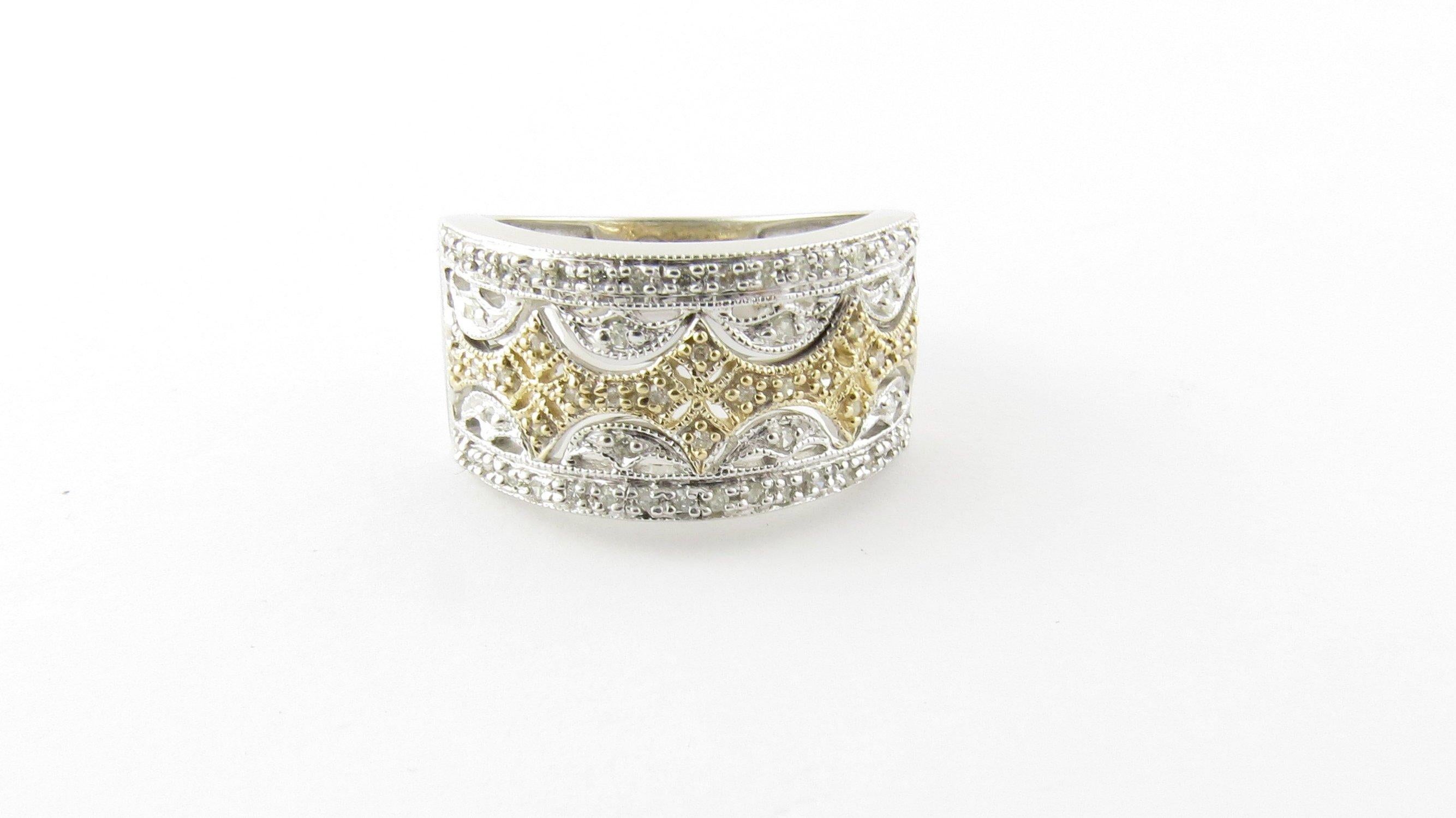 10 Karat White and Yellow Gold Diamond Ring In Good Condition For Sale In Washington Depot, CT