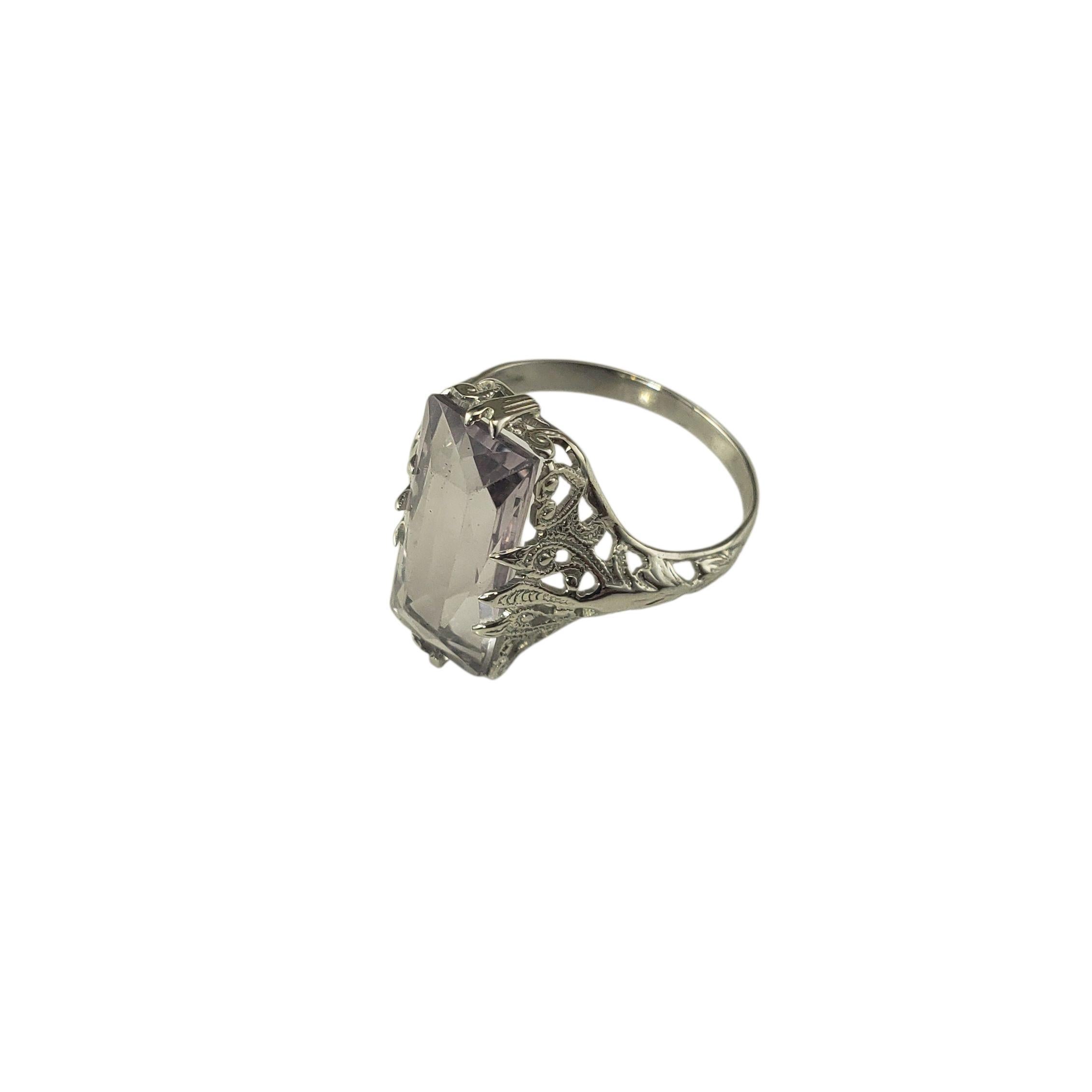 Taille émeraude 10 Karat White Gold and Amethyst Ring Size 6.25-6.5 #22666 en vente