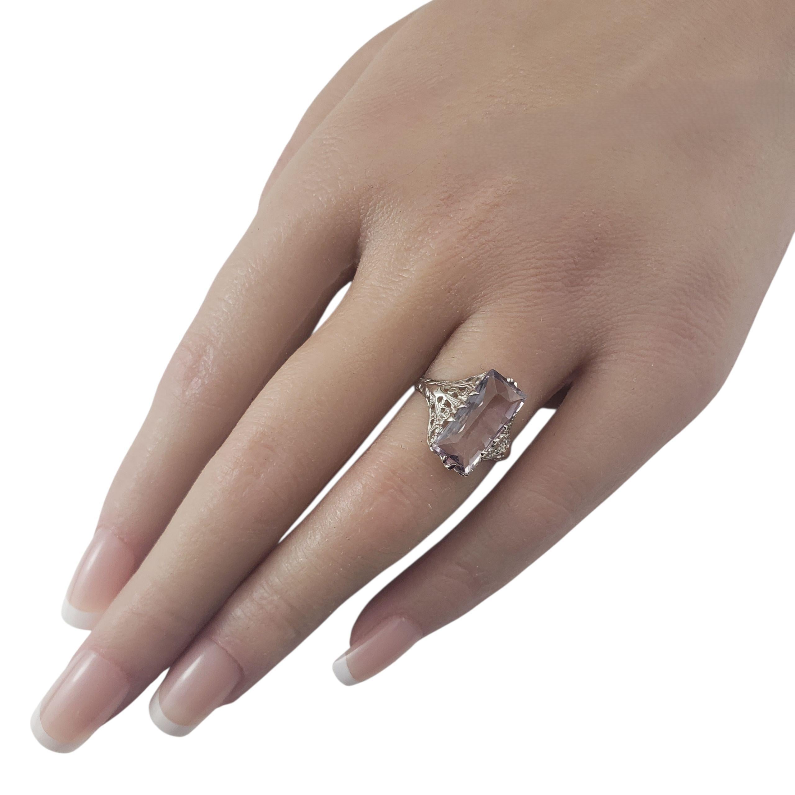 10 Karat White Gold and Amethyst Ring Size 6.25-6.5 #22666 en vente 1