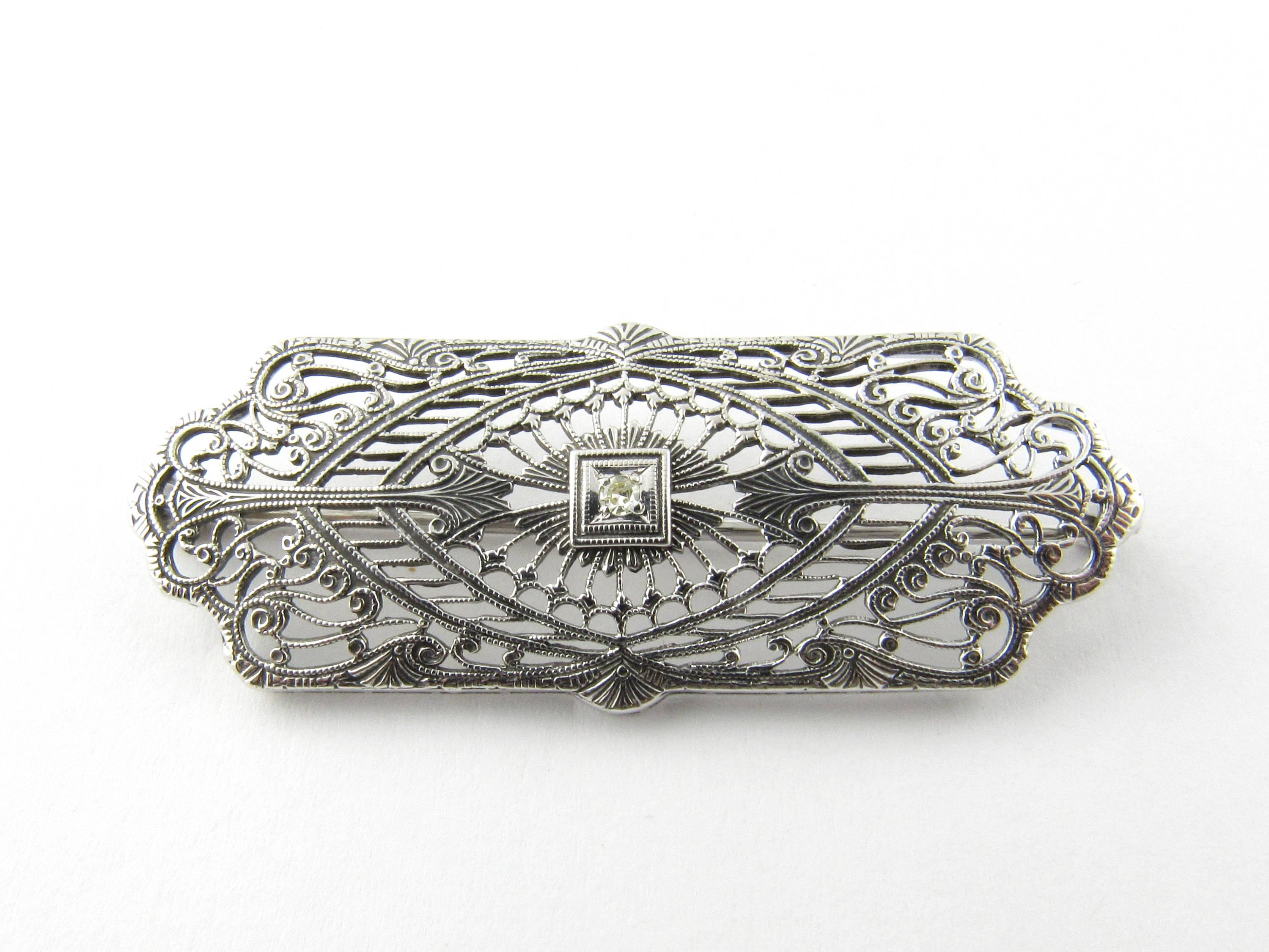 10 Karat White Gold and Diamond Brooch or Pin In Good Condition In Washington Depot, CT