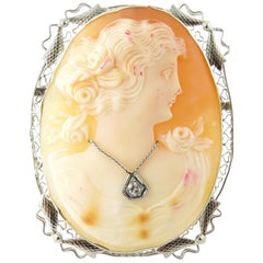 Pendentif ou broche camée en or blanc 10 carats et diamants