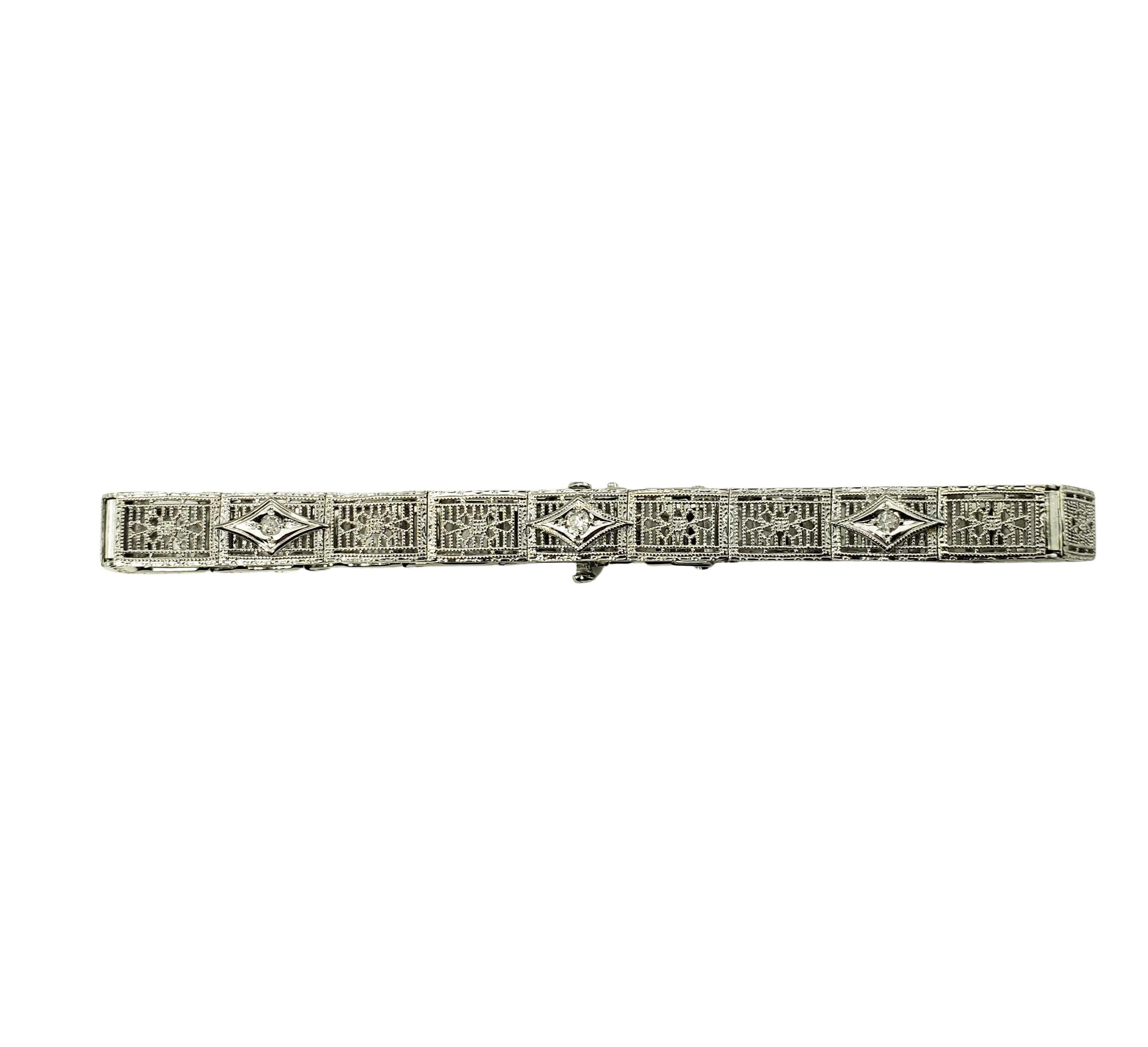 Filigranes Armband aus 10 Karat Weißgold und Diamanten im Angebot 1