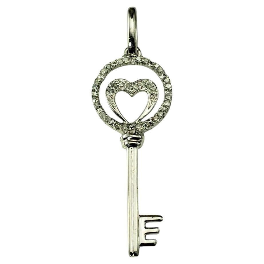 Ciondolo con chiave a cuore in oro bianco 10 carati e diamanti #20957