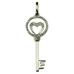 Pendentif clé en forme de cœur en or blanc 10 carats et diamants n° 20957
