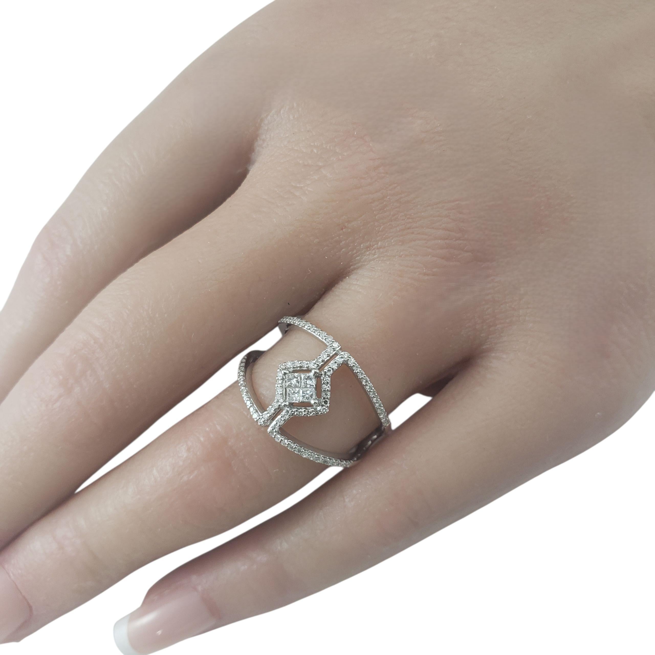 Anillo abierto de oro blanco de 10 quilates y diamantes talla 7.75 #22589 en venta 2