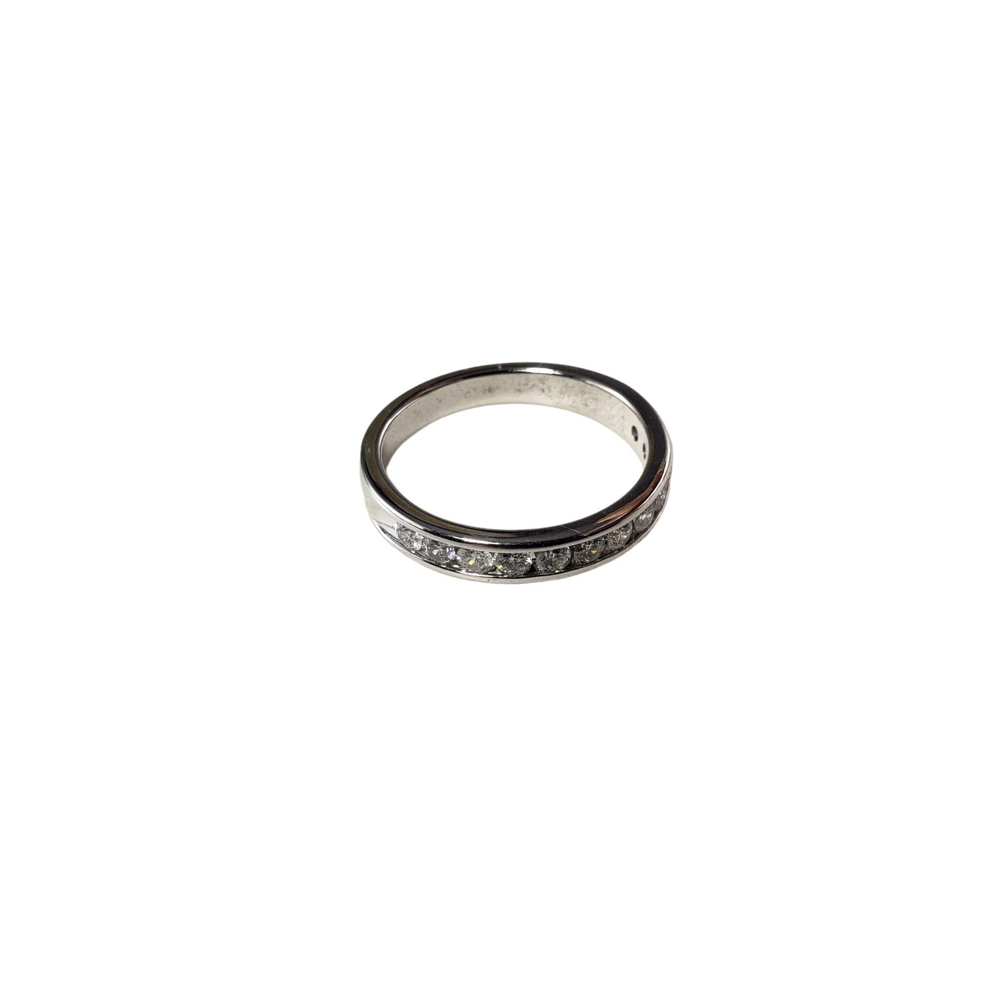 10 Karat White Gold and Diamond Ring Size 7 For Sale 2