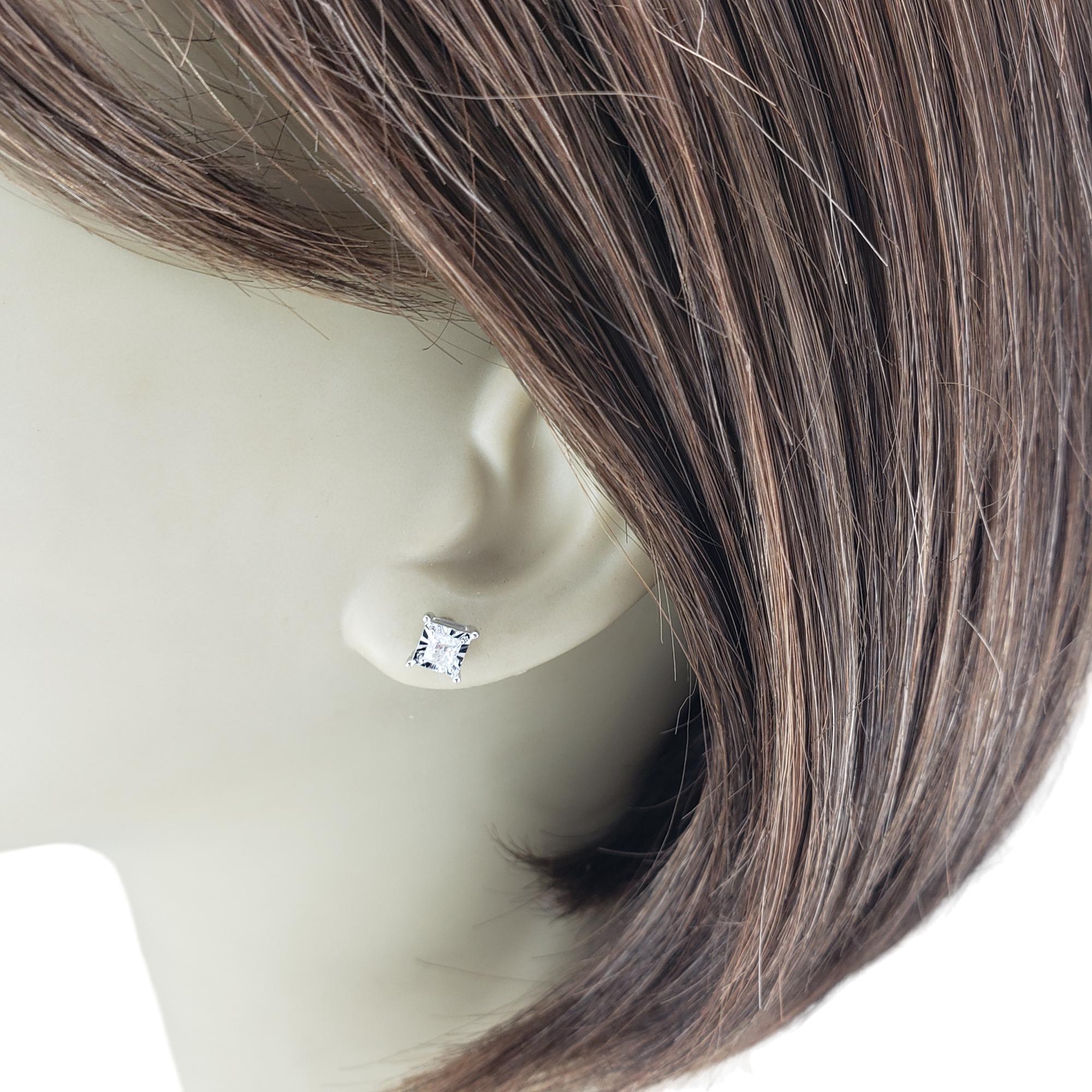 10 Karat White Gold and Princess Diamond Stud Earrings #17238 For Sale 3