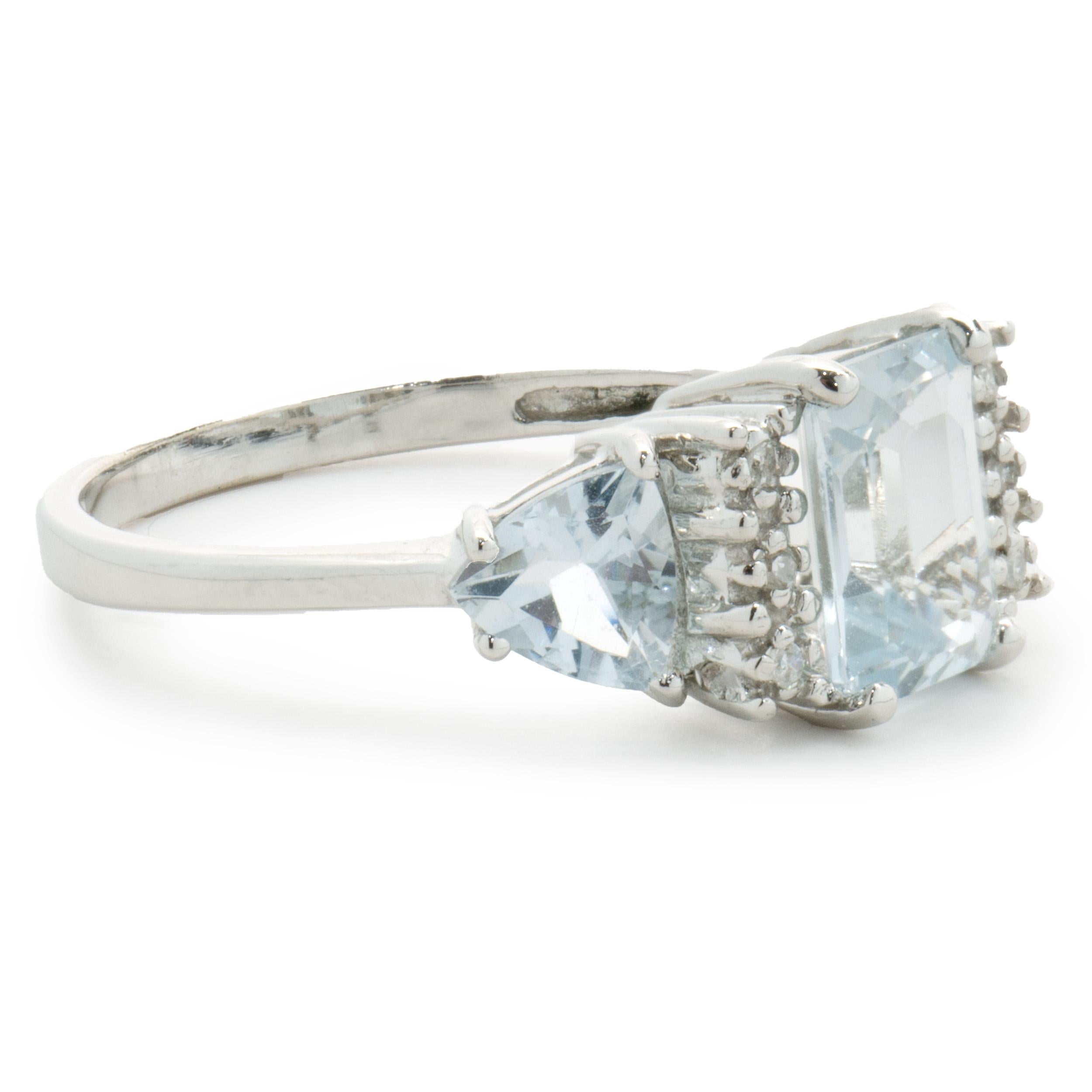 10 Karat White Gold Aquamarine and Diamond Ring In Excellent Condition For Sale In Scottsdale, AZ