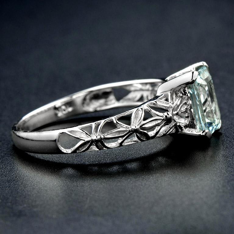 Victorian 10 Karat White Gold Aquamarine Filigree Ring