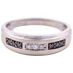 10 Karat White Gold Black and White Diamond Band