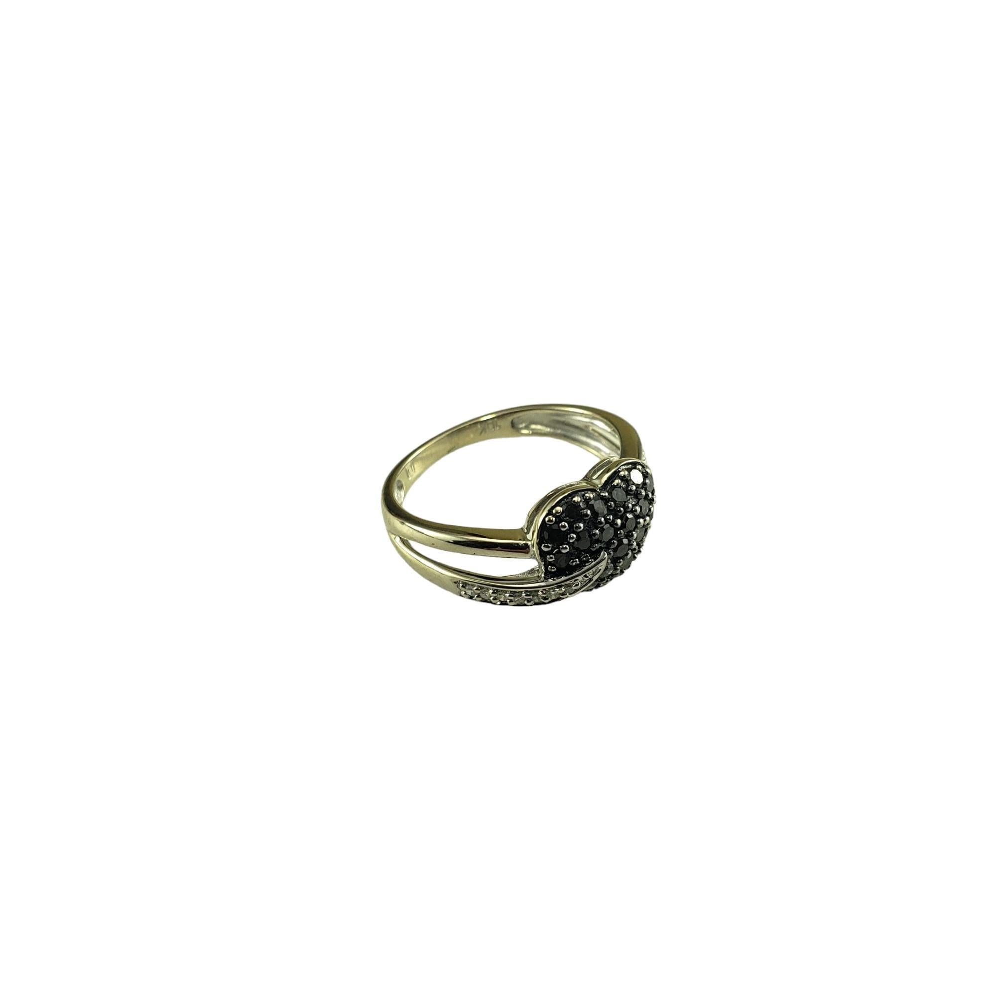 10 Karat White Gold Black Stone and White Diamond Heart Ring Size 6.25 #16107 In Good Condition For Sale In Washington Depot, CT