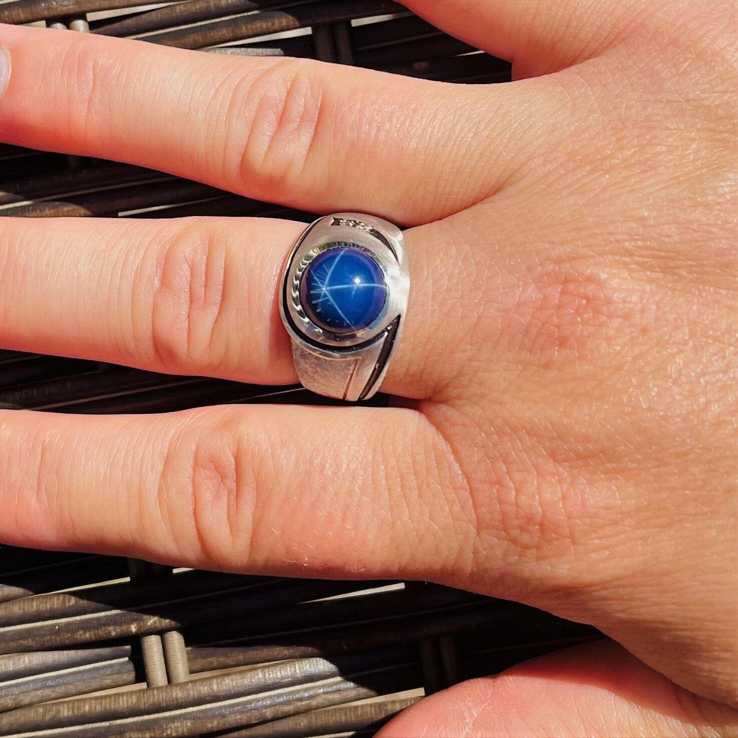 Ring aus 10 Karat Weißgold mit blauem Sternsaphir und Diamant im Zustand „Gut“ in Guilford, CT