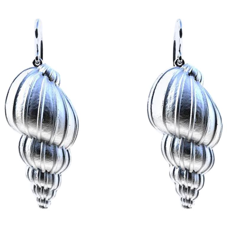 10 Karat White Gold Bulbous Shell Earrings