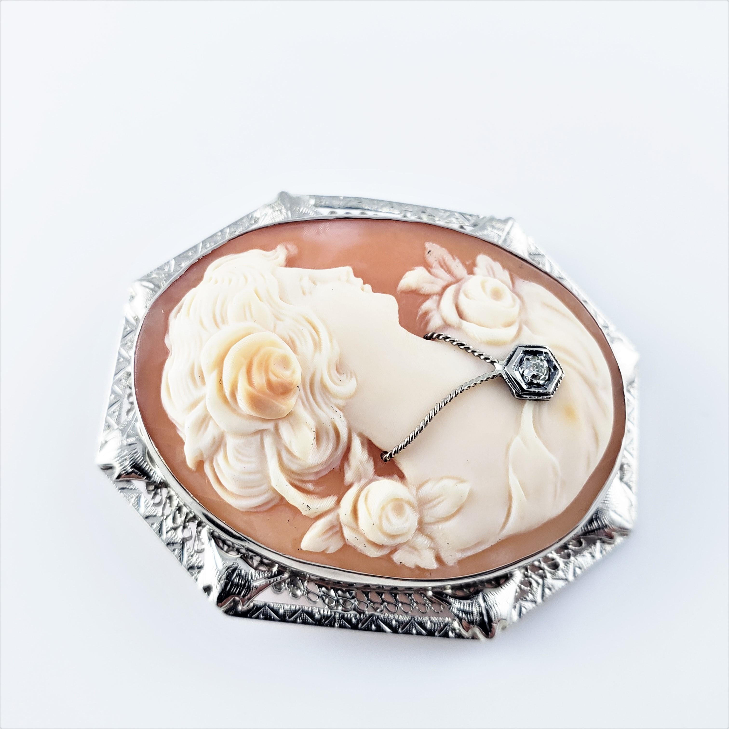 10 Karat White Gold Cameo Brooch / Pendant In Good Condition For Sale In Washington Depot, CT