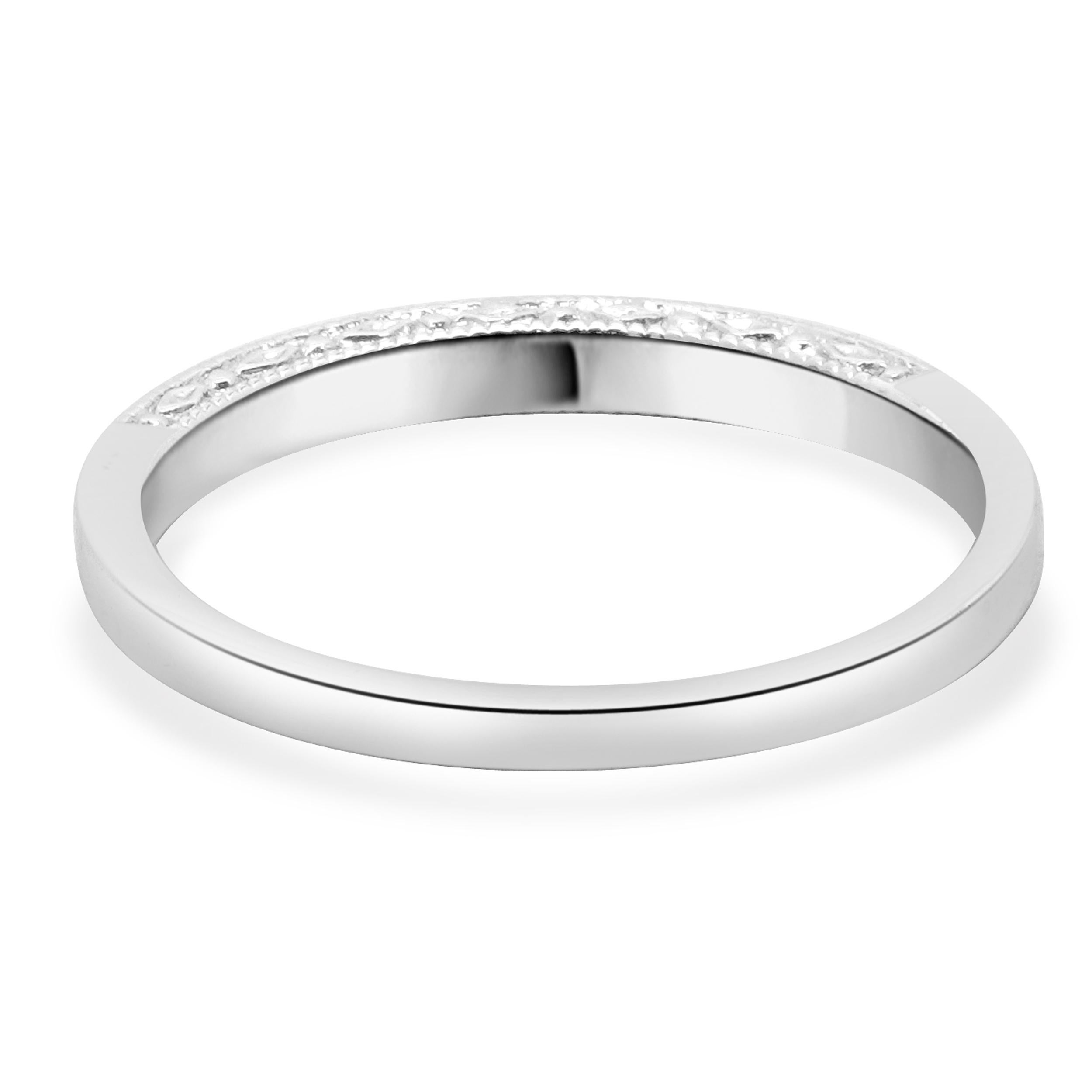 Anillo de Aniversario de Diamantes de Oro Blanco de 10 Kilates en Excelente estado para la venta en Scottsdale, AZ
