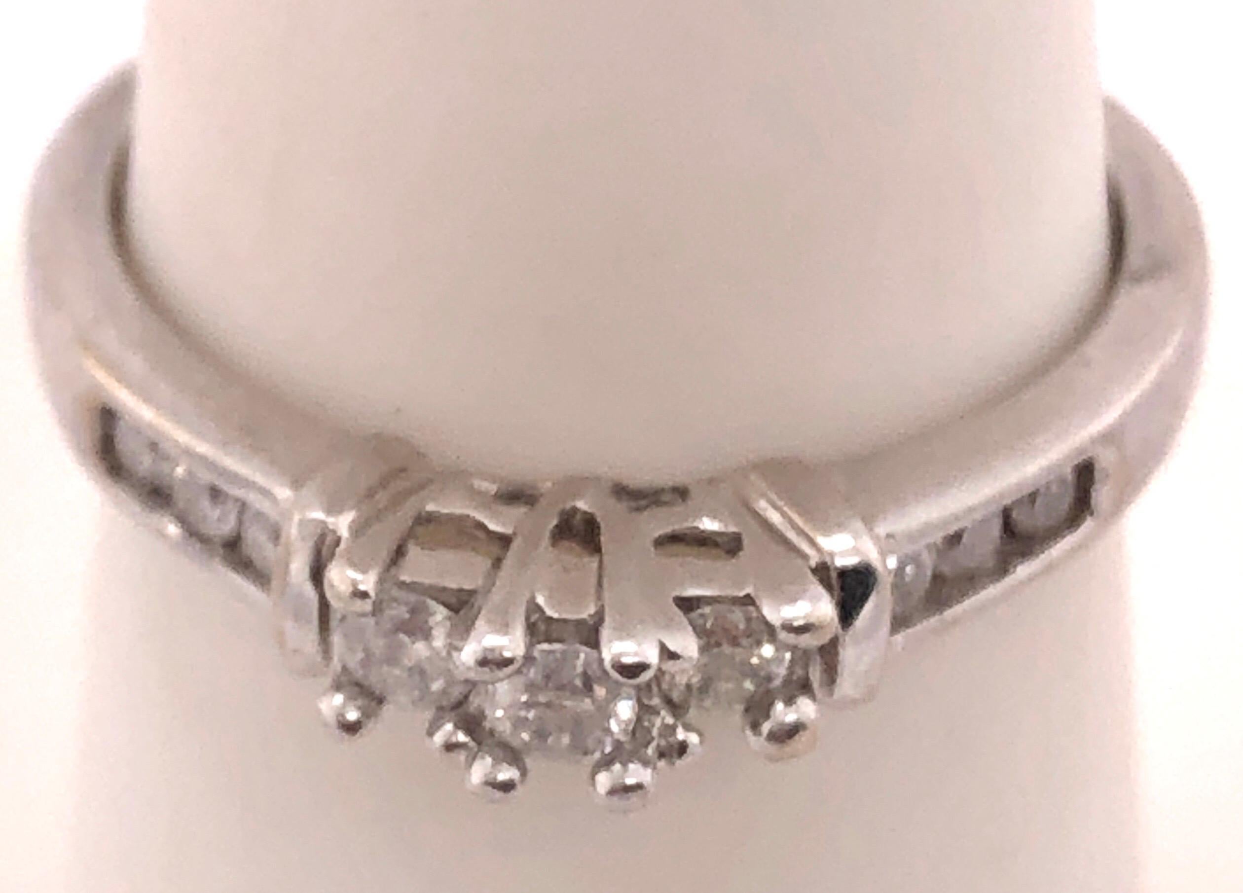 10 karat white gold engagement rings