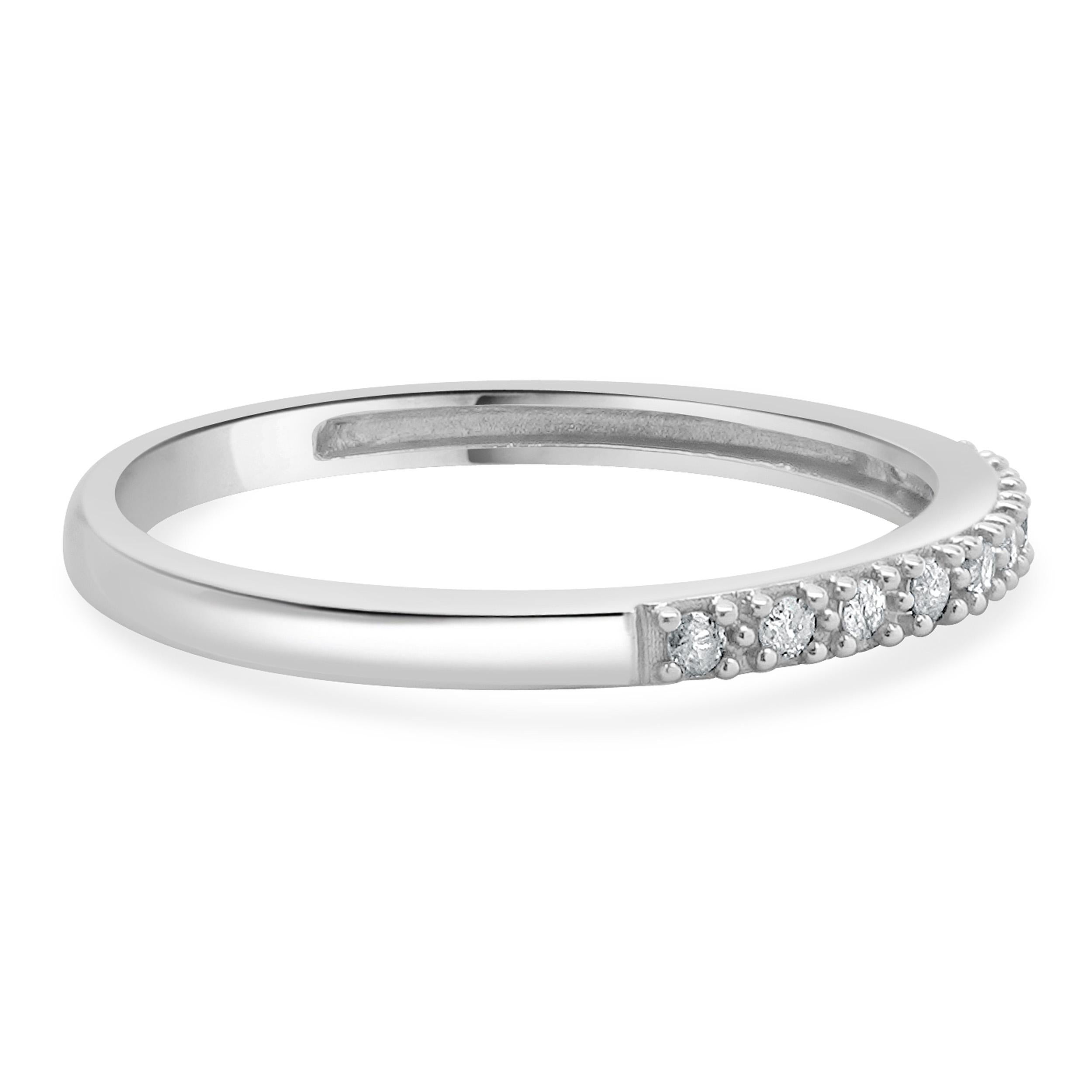 10 Karat White Gold Diamond Band In Excellent Condition For Sale In Scottsdale, AZ