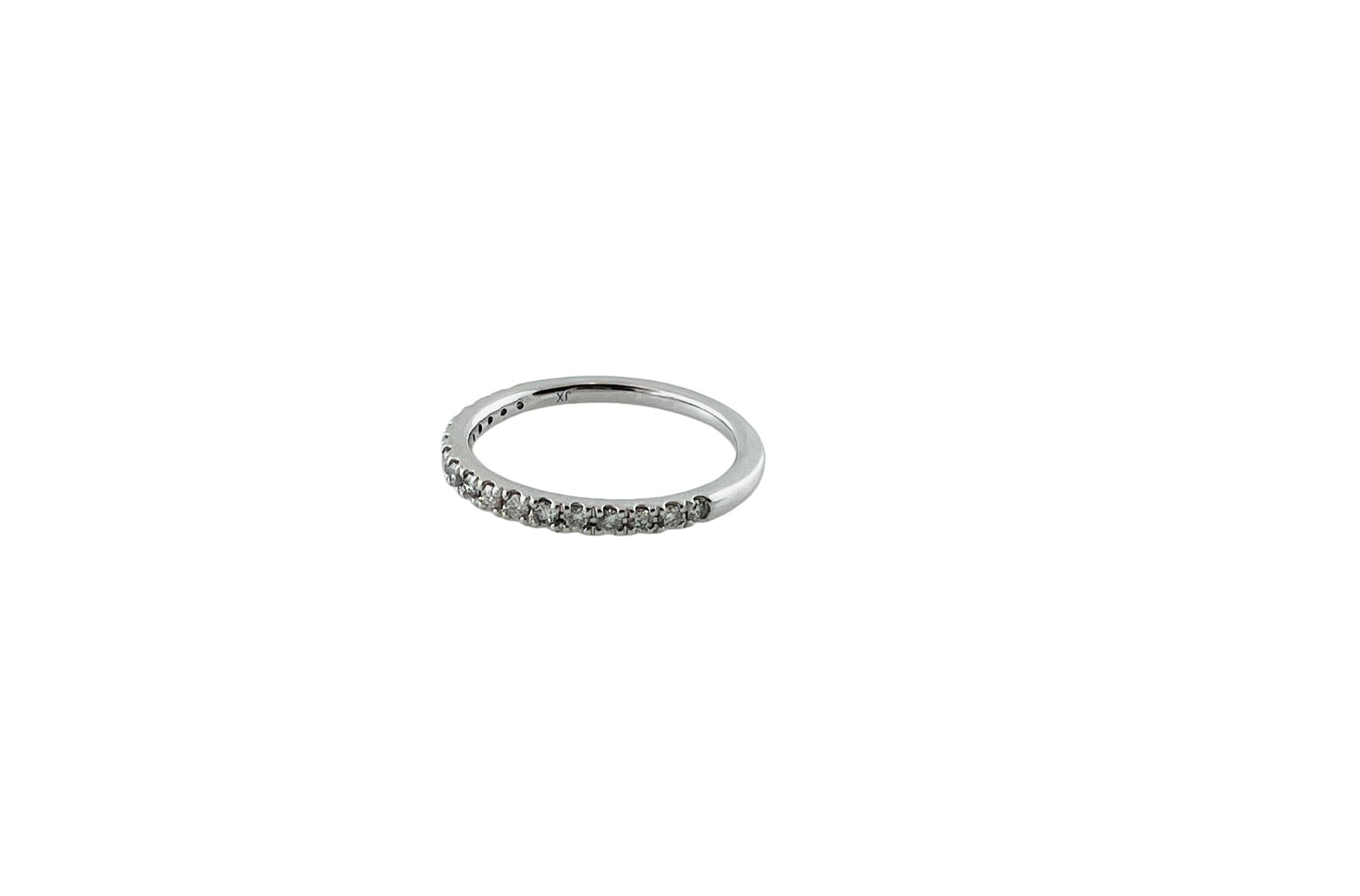 Round Cut 10 Karat White Gold Diamond Band Ring Size 5.5 #16639 For Sale