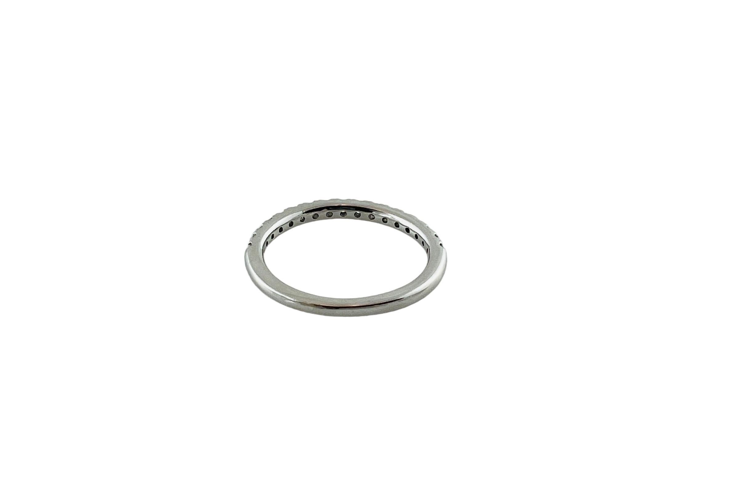 10 Karat White Gold Diamond Band Ring Size 5.5 #16639 For Sale 2