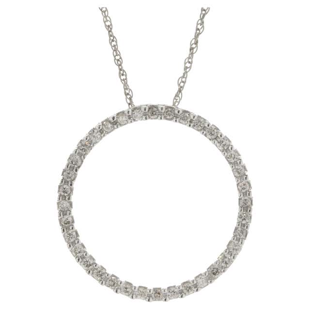 10 Karat White Gold Diamond Pendant Necklace For Sale at 1stDibs