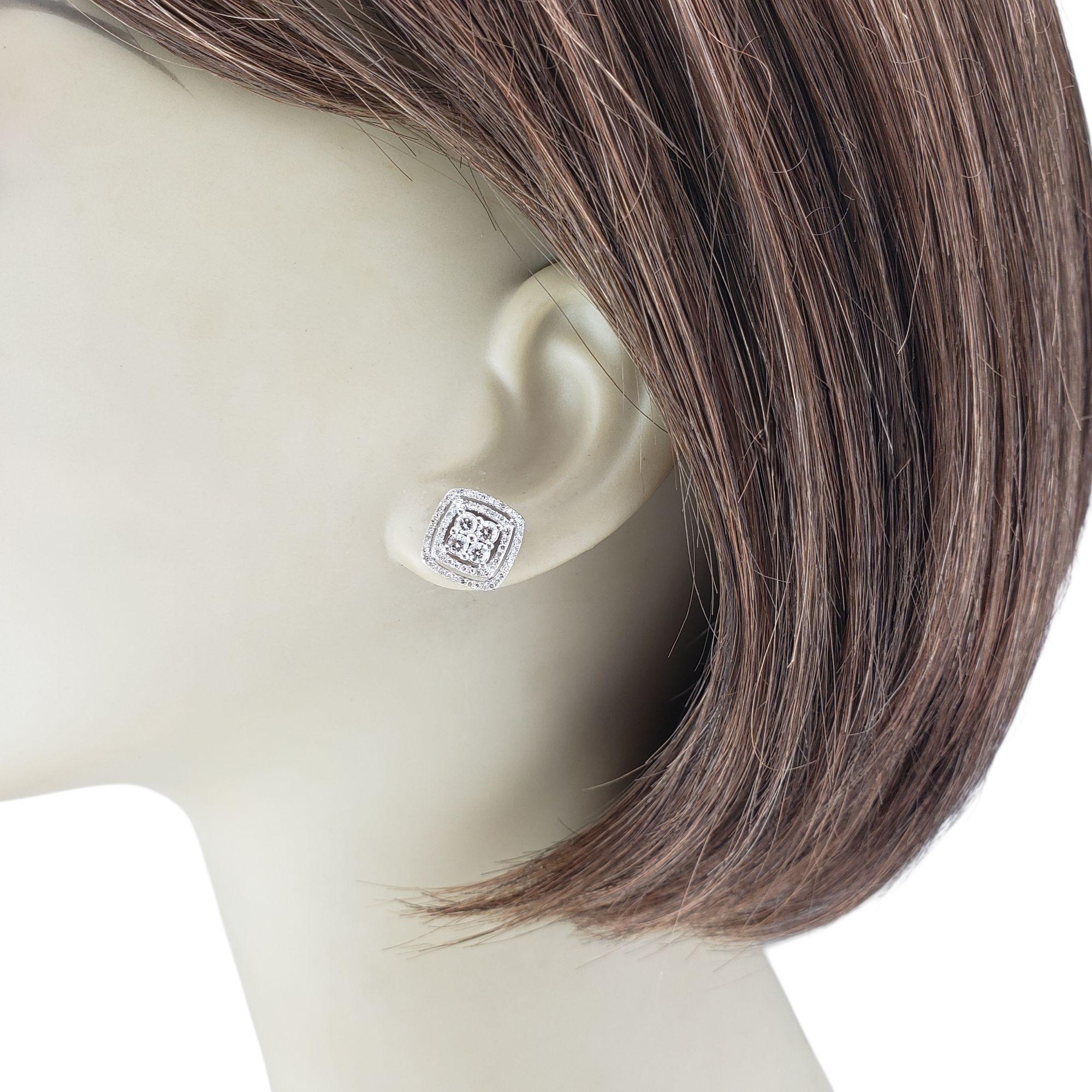 10 Karat White Gold Diamond Cluster Earrings #21980 en venta 1