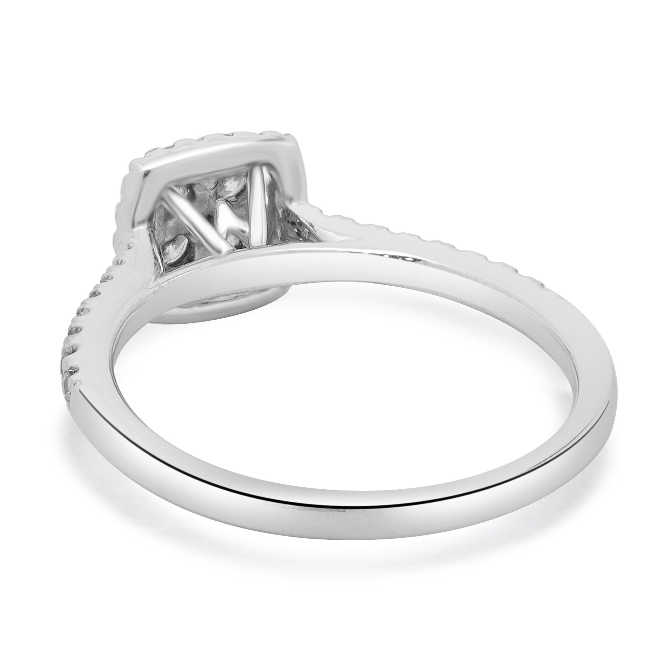 Anillo en racimo de diamantes de oro blanco de 10 quilates en Excelente estado para la venta en Scottsdale, AZ