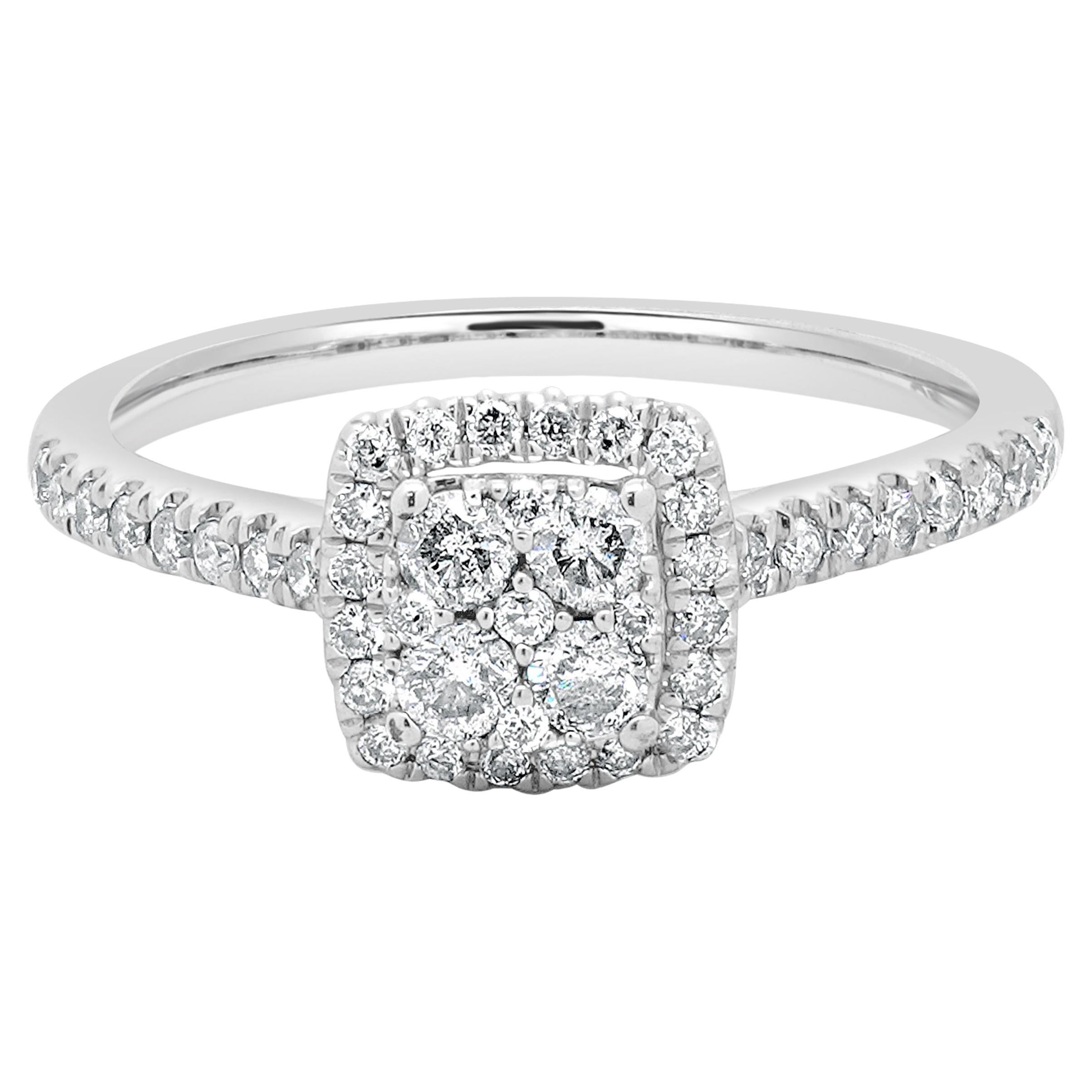 Anillo en racimo de diamantes de oro blanco de 10 quilates en venta