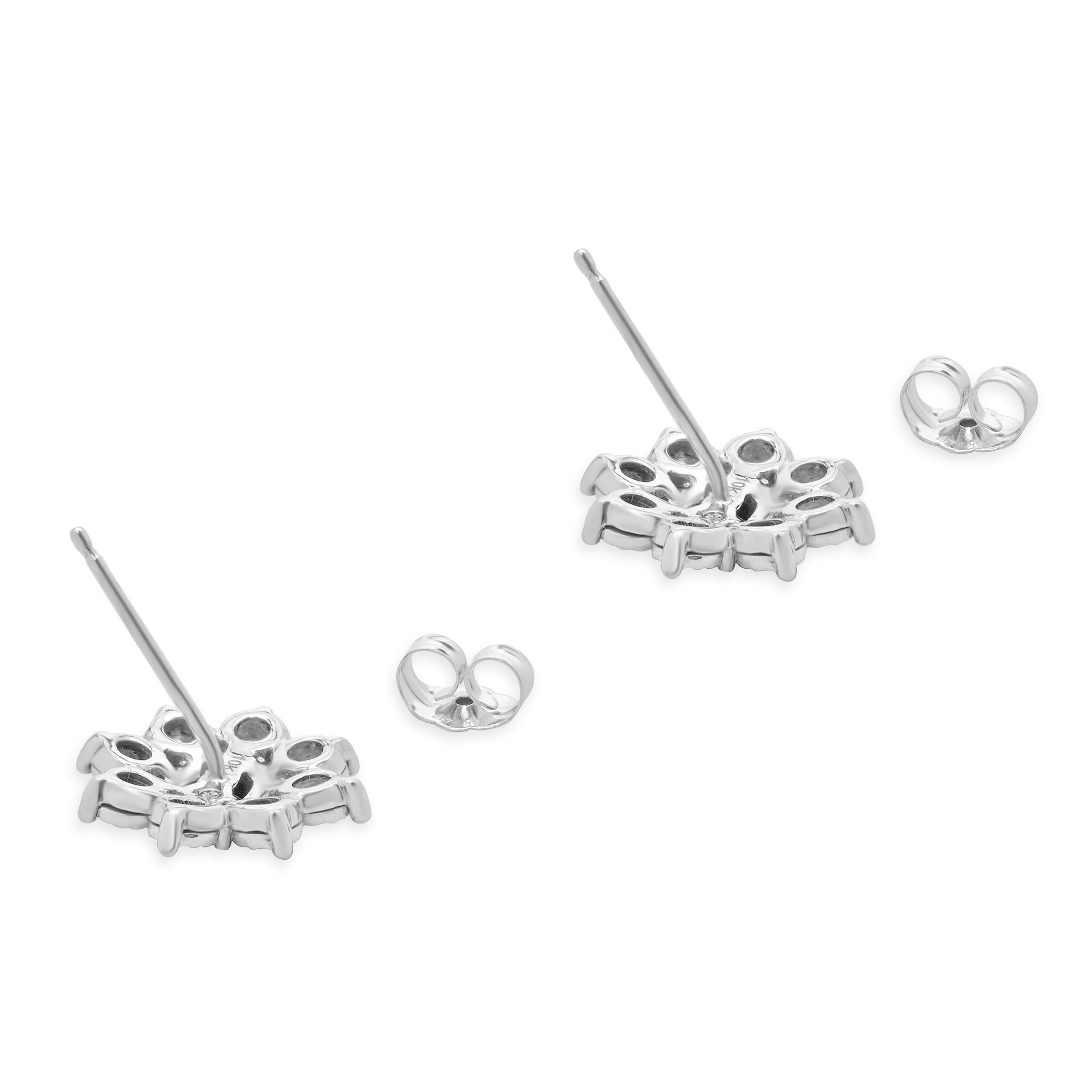 10 Karat White Gold Diamond Cluster Stud Earrings In Excellent Condition For Sale In Scottsdale, AZ
