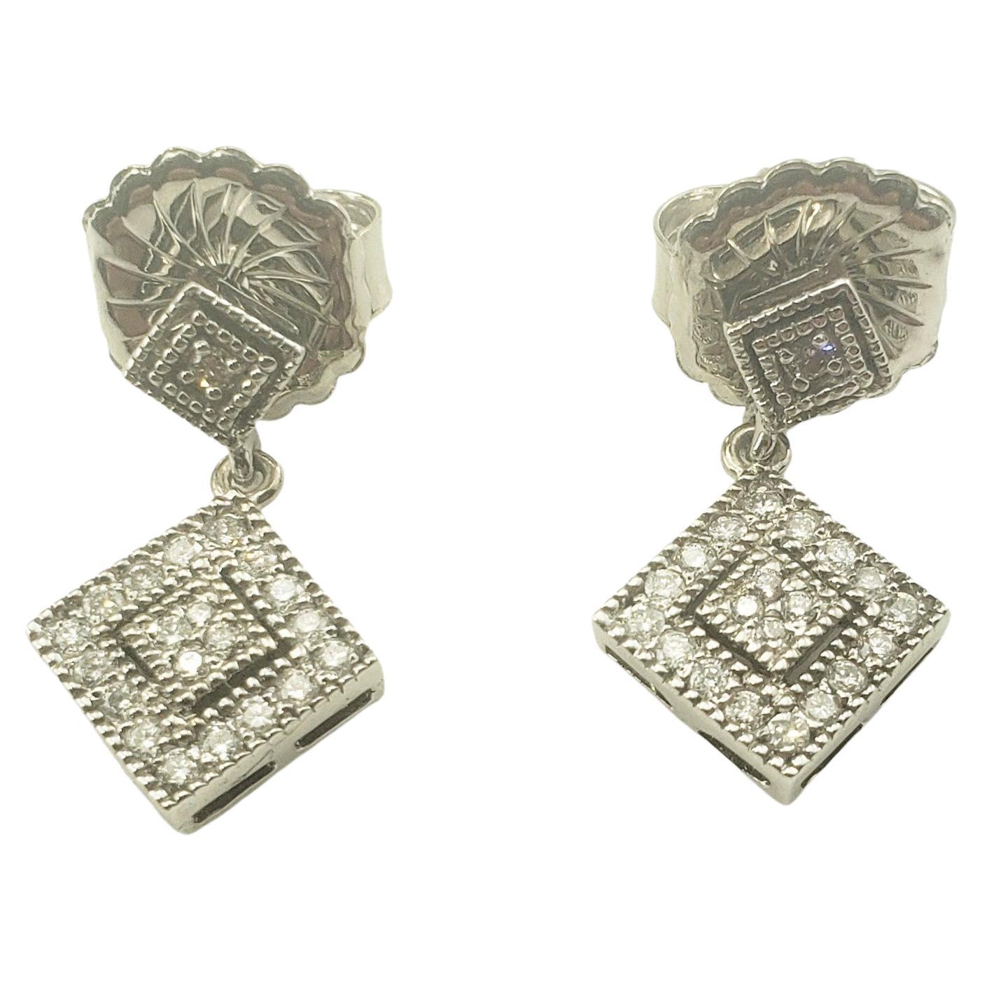 10 Karat White Gold Diamond Drop Earrings For Sale