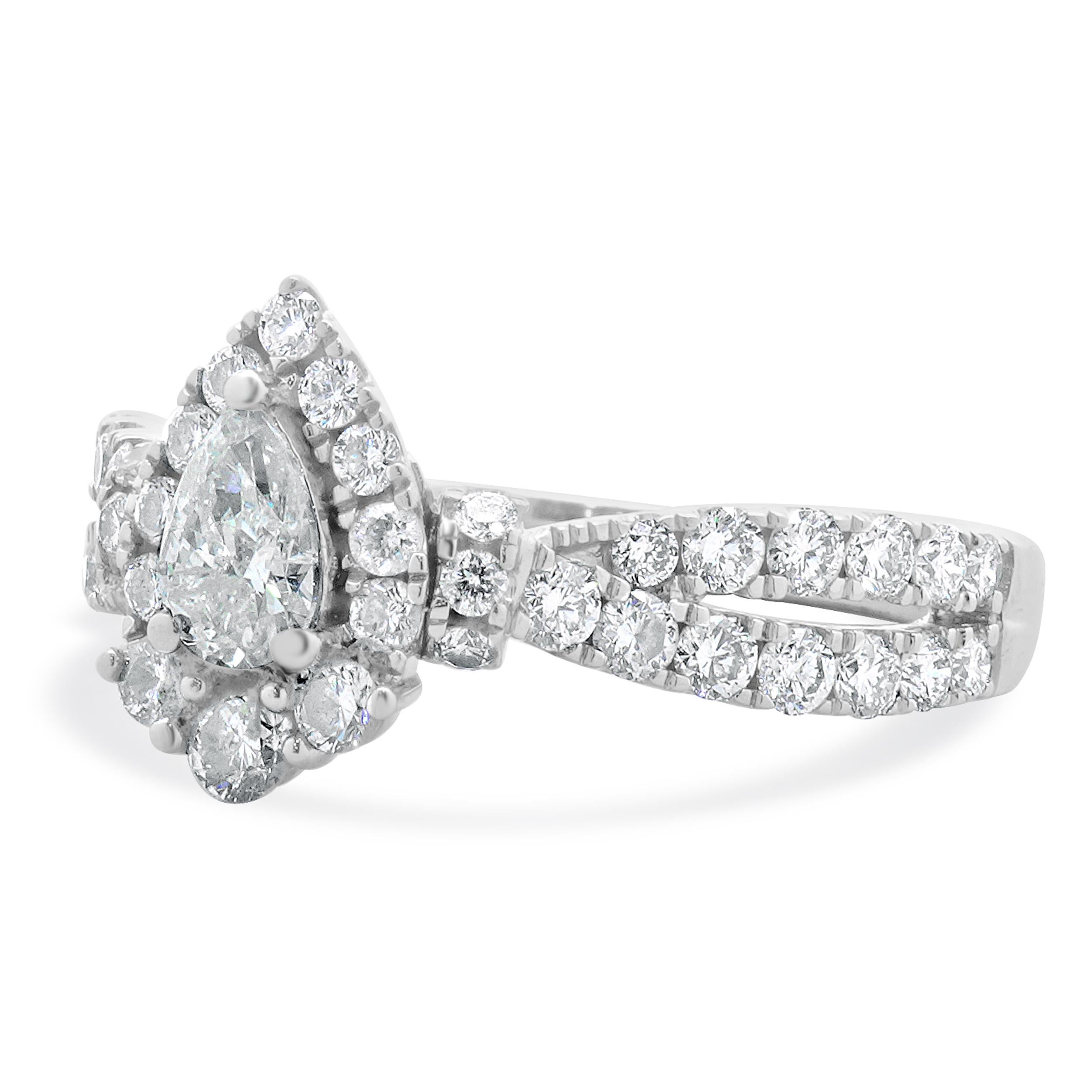 Taglio a goccia Anello di fidanzamento con diamante in oro bianco 10 carati in vendita