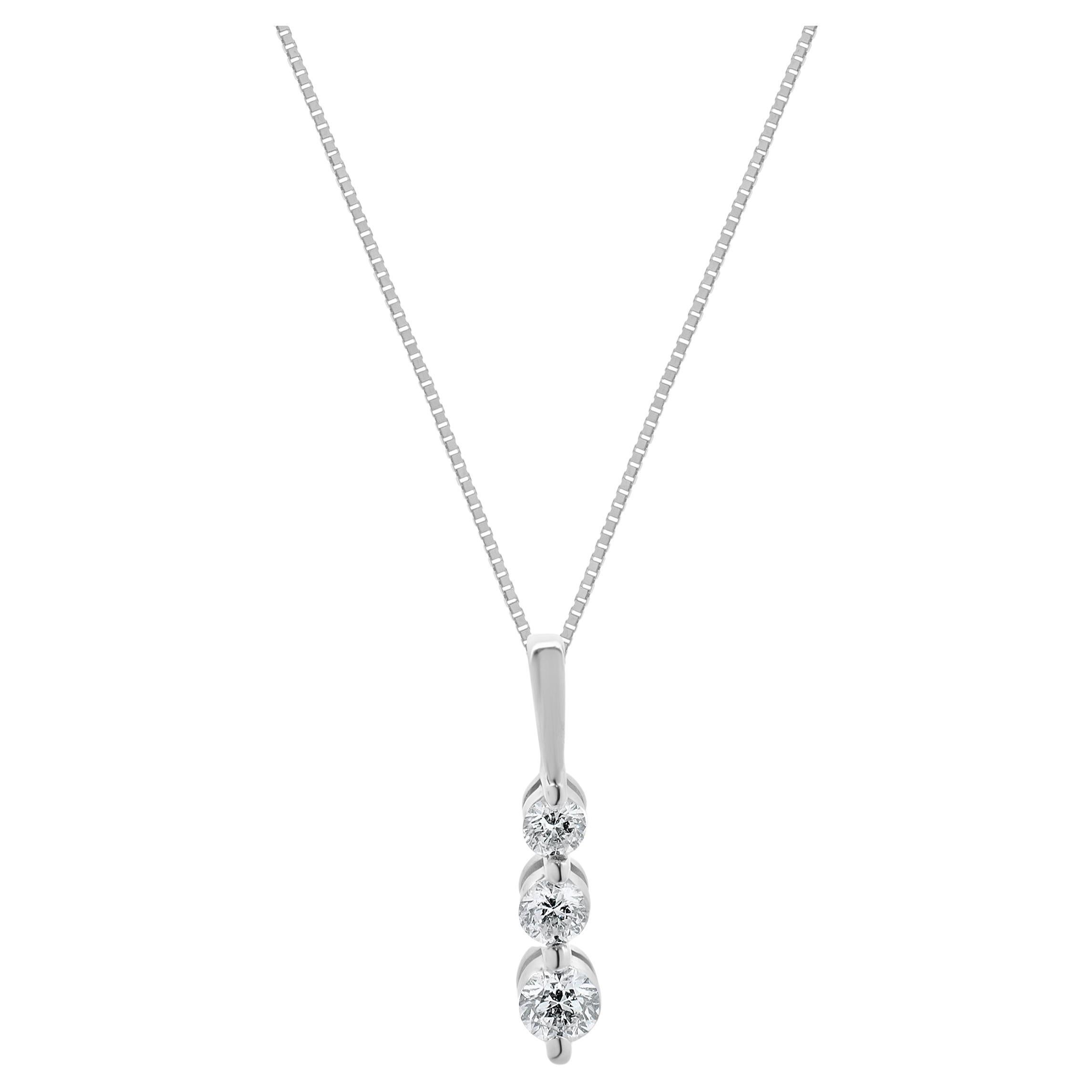 Collana Journey graduata con diamanti in oro bianco 10 carati in vendita