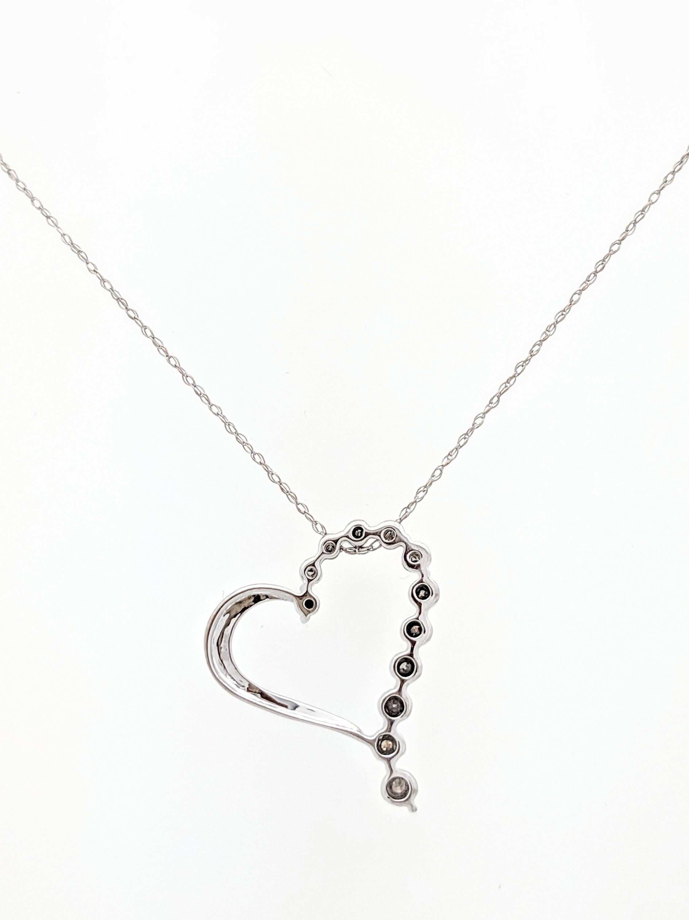Women's 10 Karat White Gold Diamond Heart Pendant Necklace
