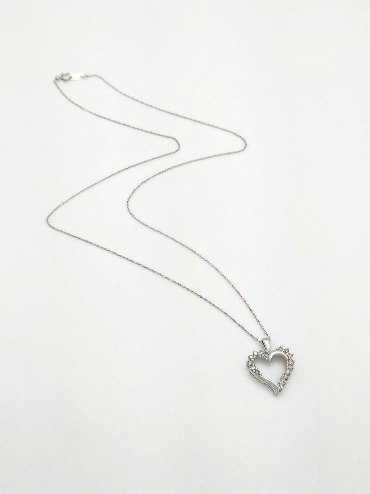 10 Karat White Gold Diamond Heart Pendant Necklace For Sale 1