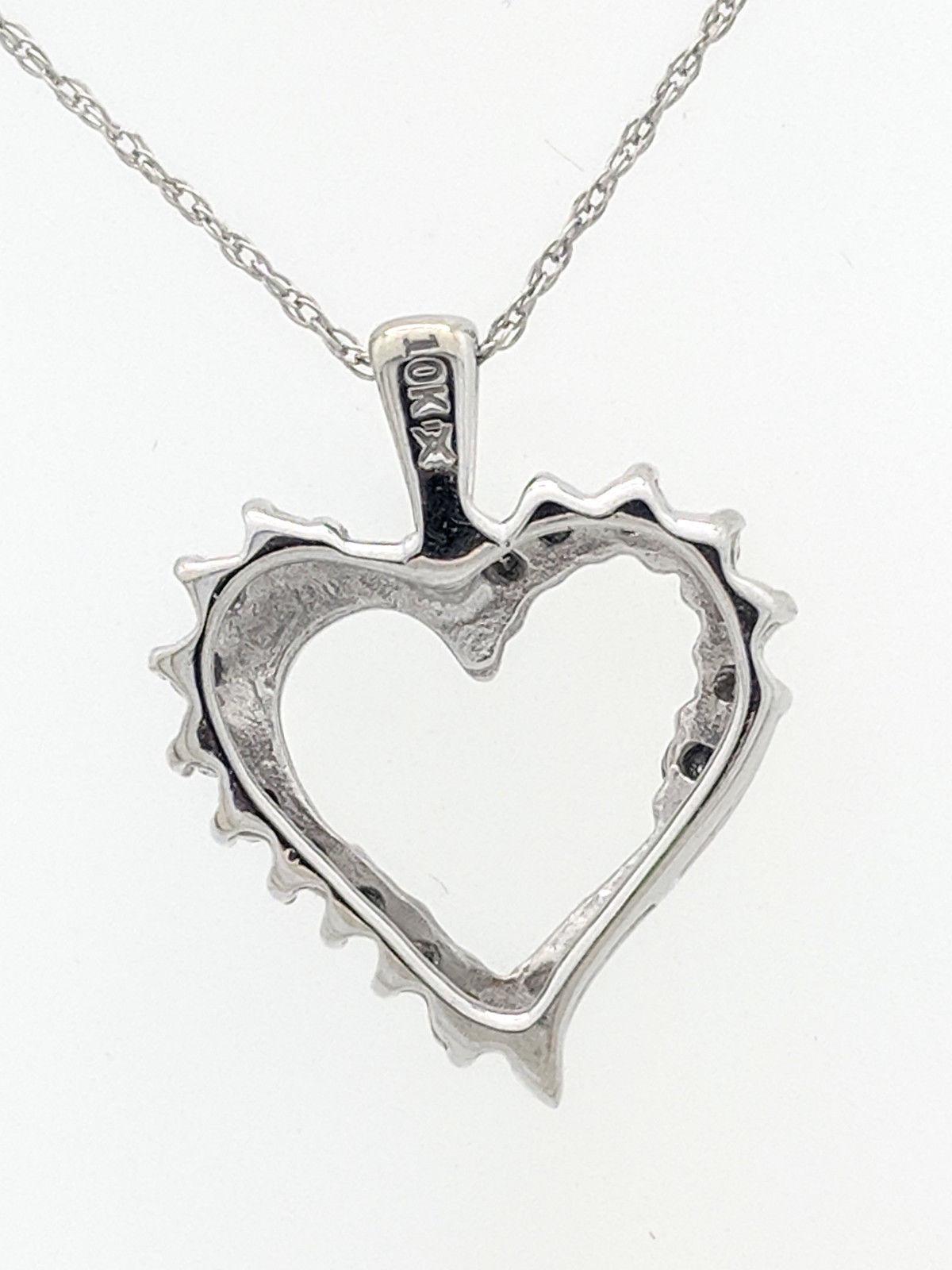 10 Karat White Gold Diamond Heart Pendant Necklace For Sale 2