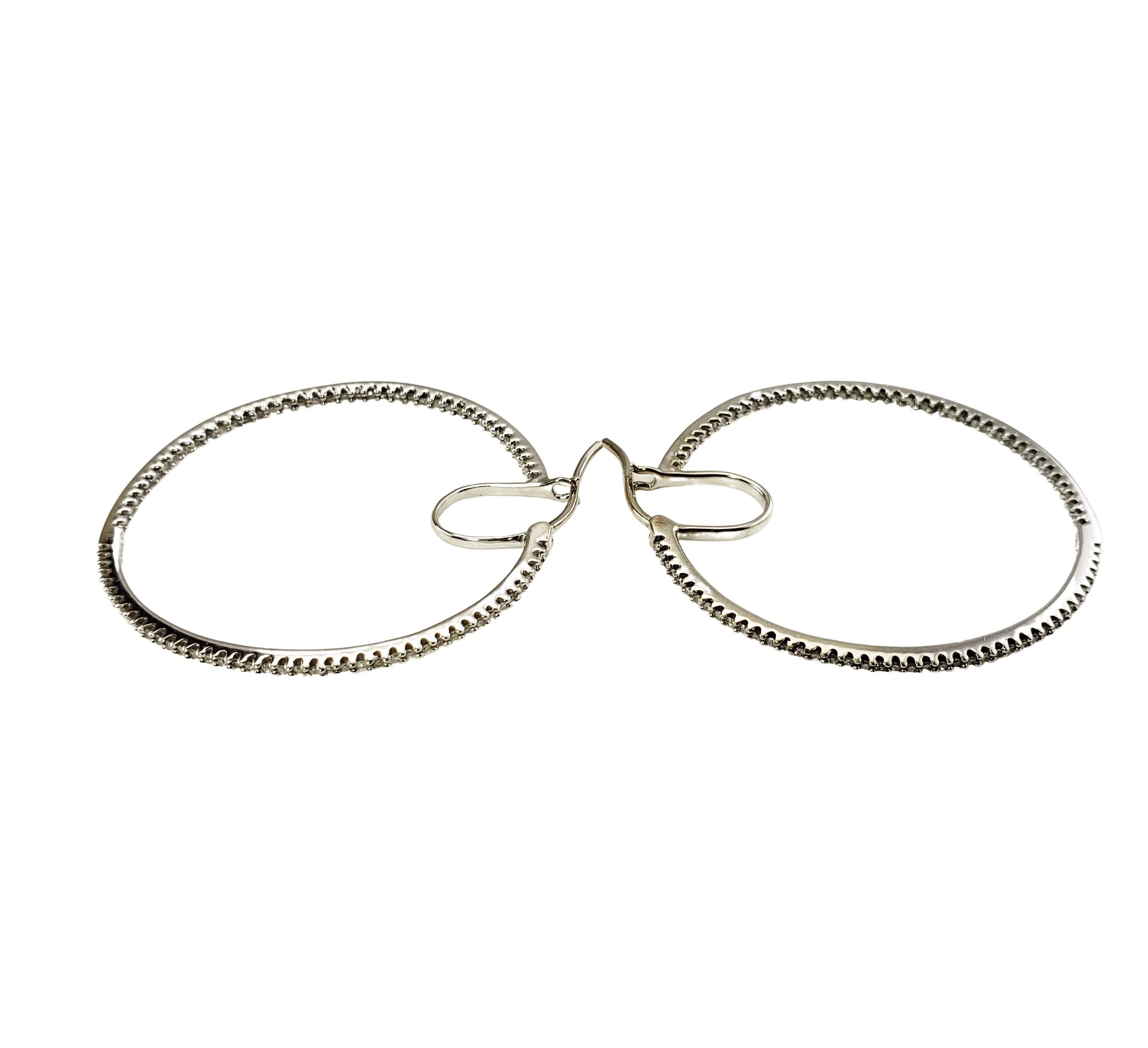 10 Karat White Gold Diamond Hoop Earrings In Good Condition For Sale In Washington Depot, CT