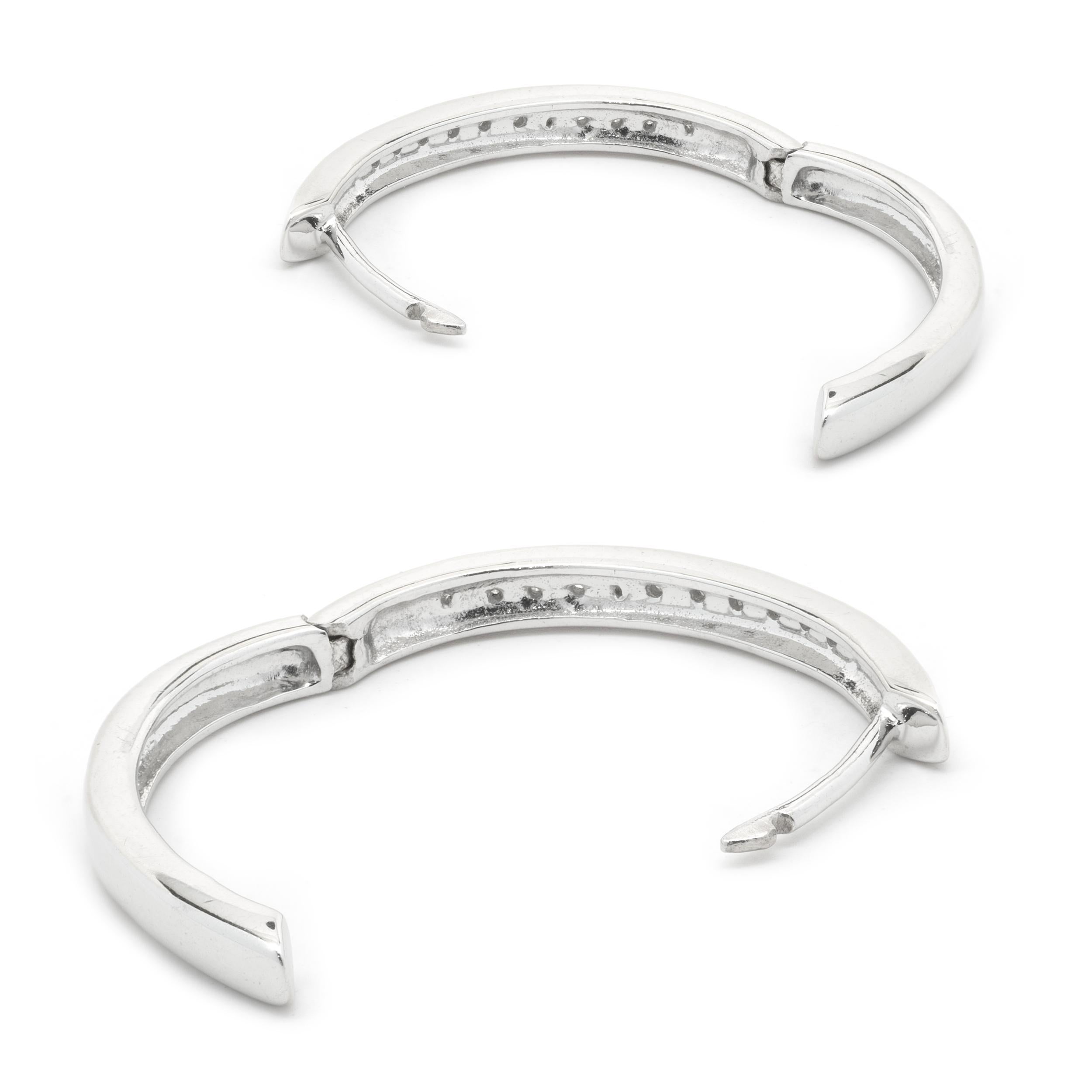 10 Karat White Gold Diamond Oval Hoop Earrings In Excellent Condition For Sale In Scottsdale, AZ