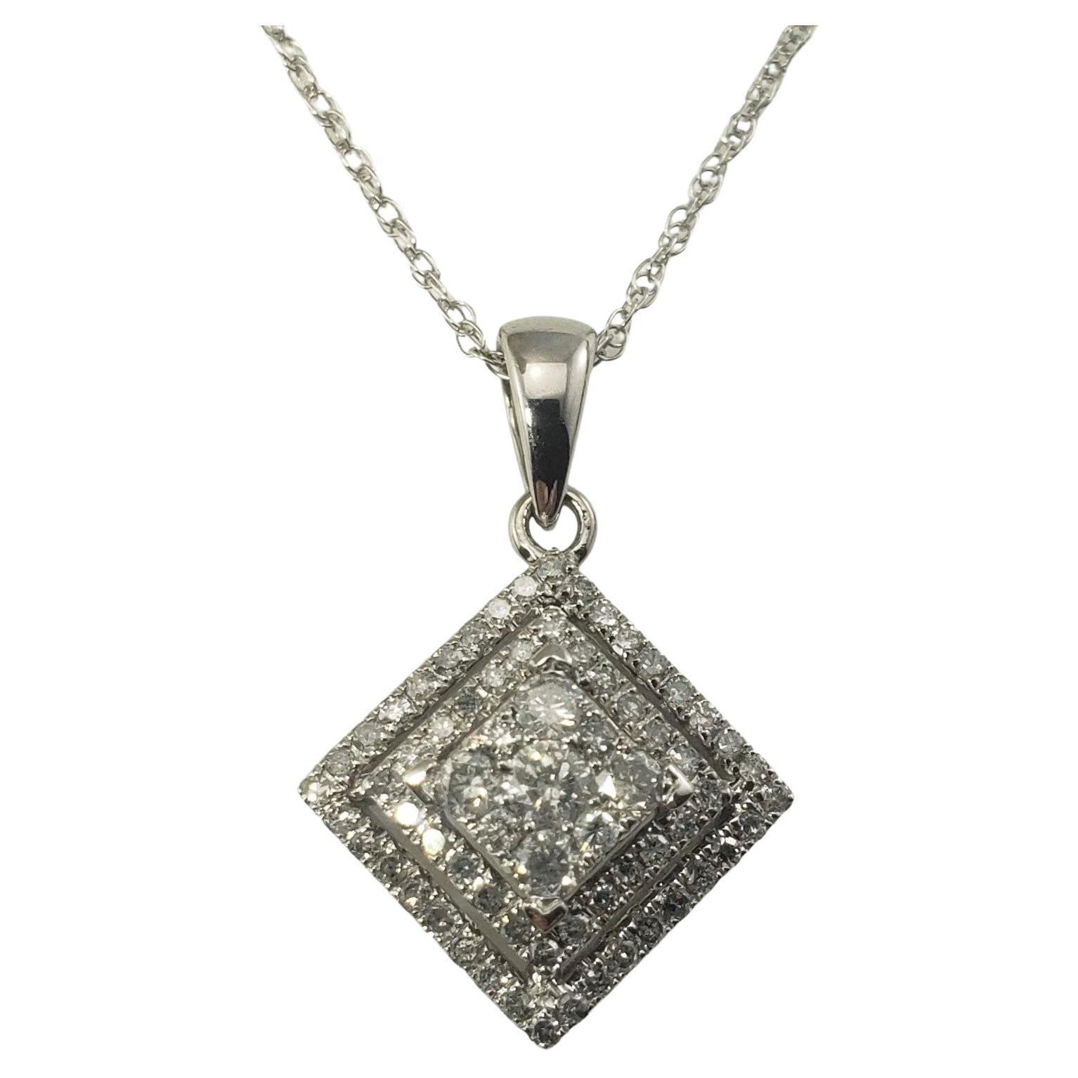 10 Karat White Gold Diamond Pendant Necklace For Sale