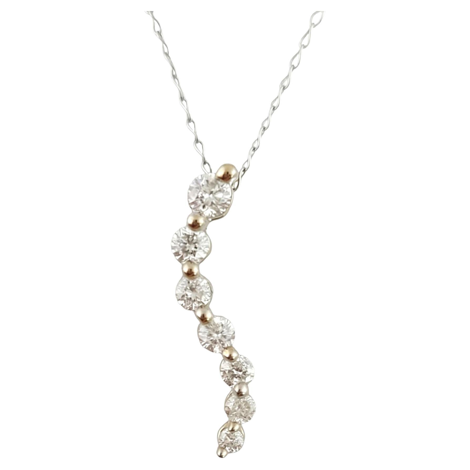 10 Karat White Gold Diamond Pendant Necklace For Sale