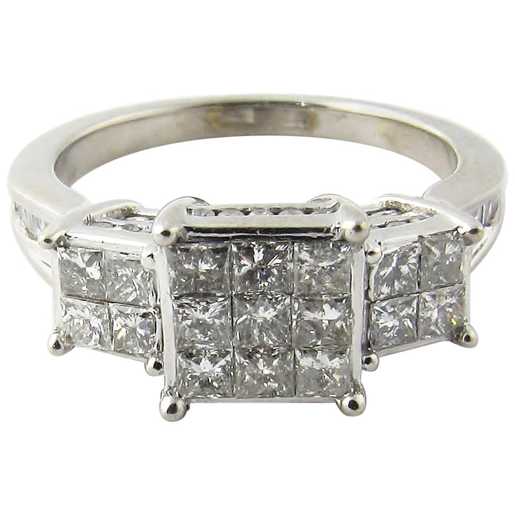 10 Karat White Gold Diamond Ring / 1.55 Carat For Sale